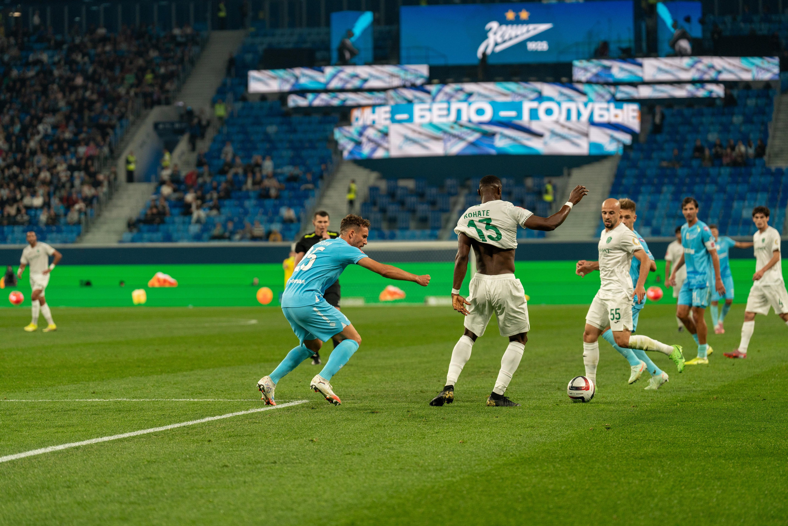 Фотограф матч Санкт-Петербург снимает динамику на Газпром Арене