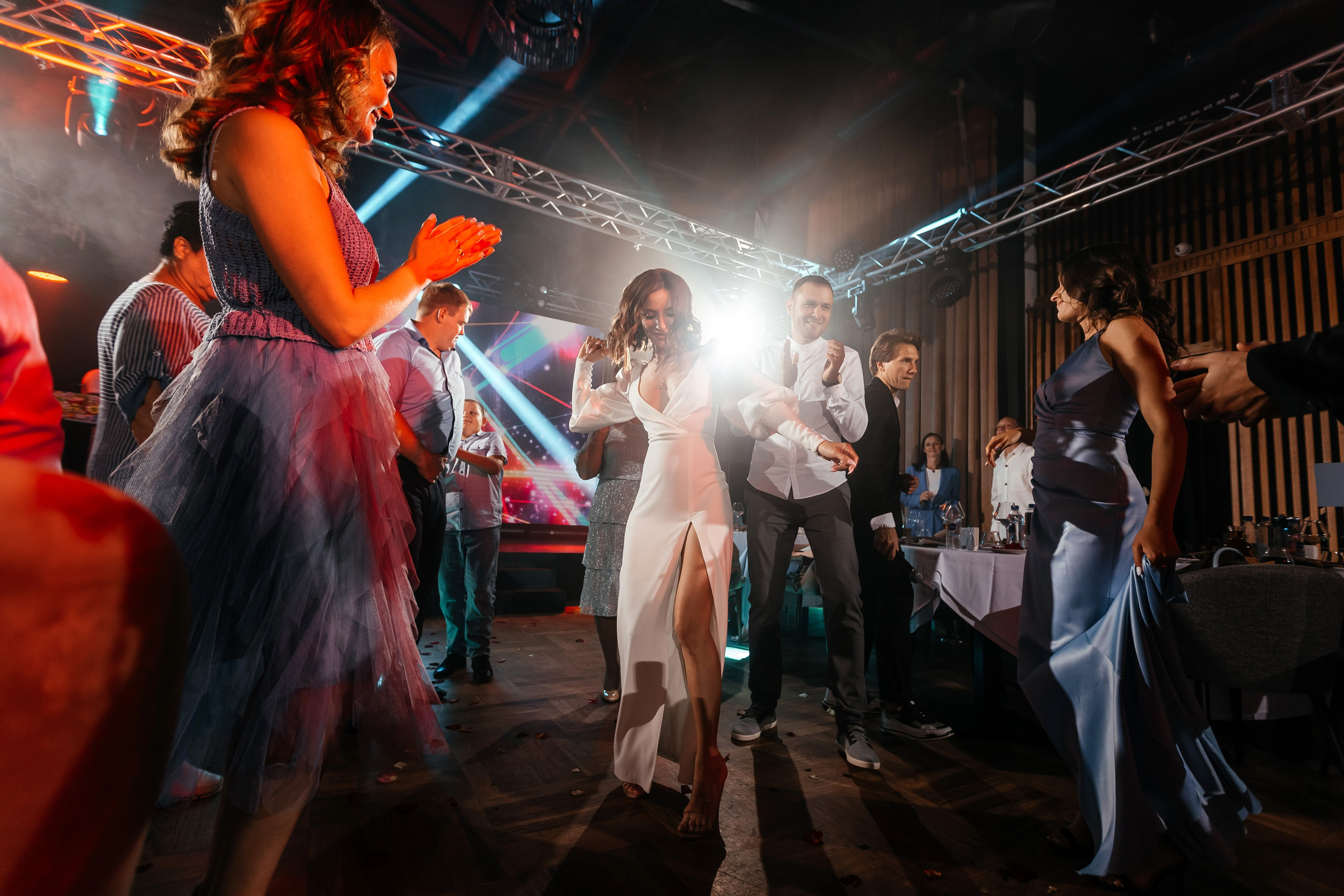 Почему съемка банкета на свадьбе — это больше, чем просто фотографии