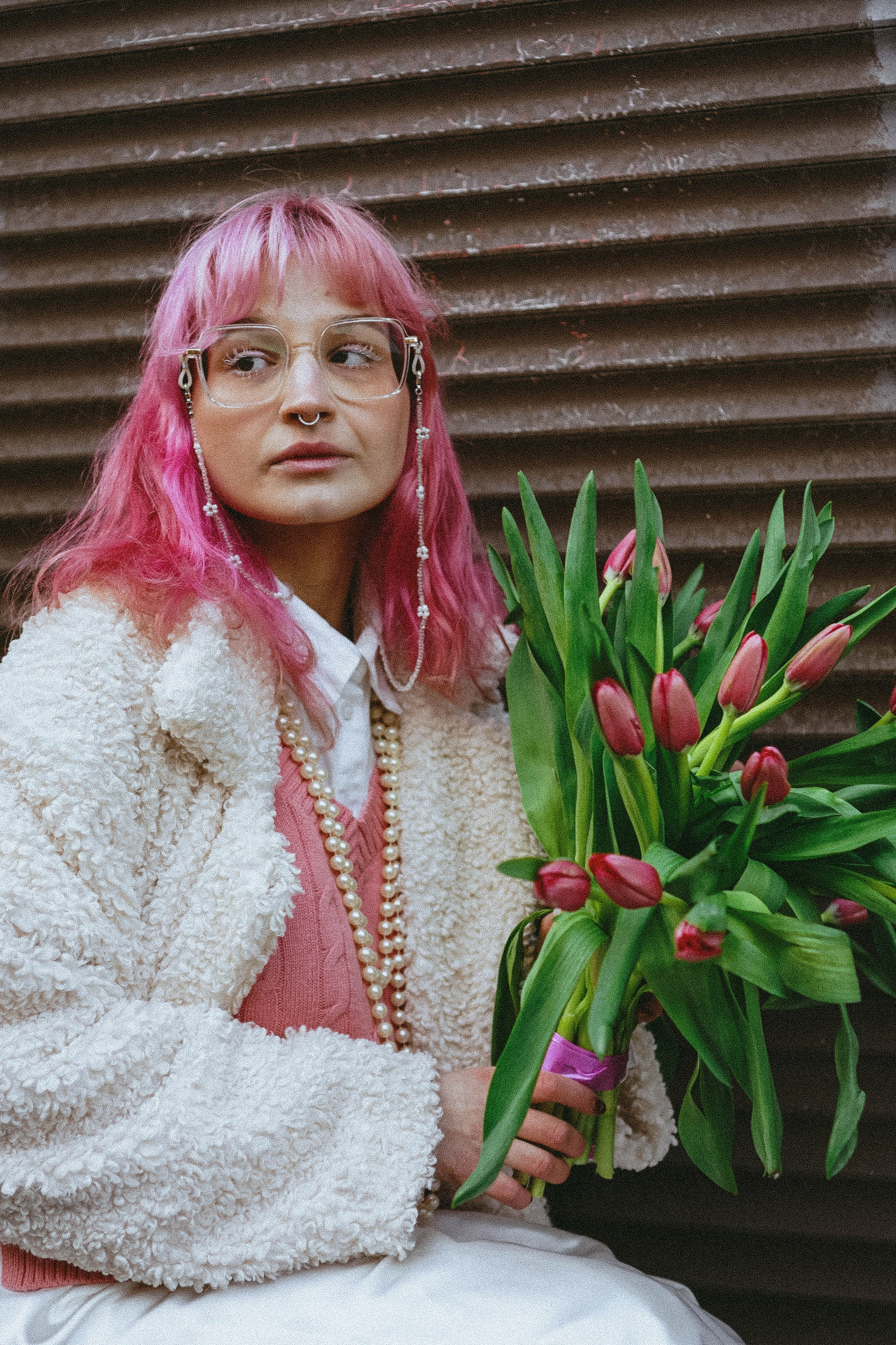 Прогулочная фотосессия с тюльпанами. Профессиональный фотограф, Санкт-Петербург — Виктория Богомолова