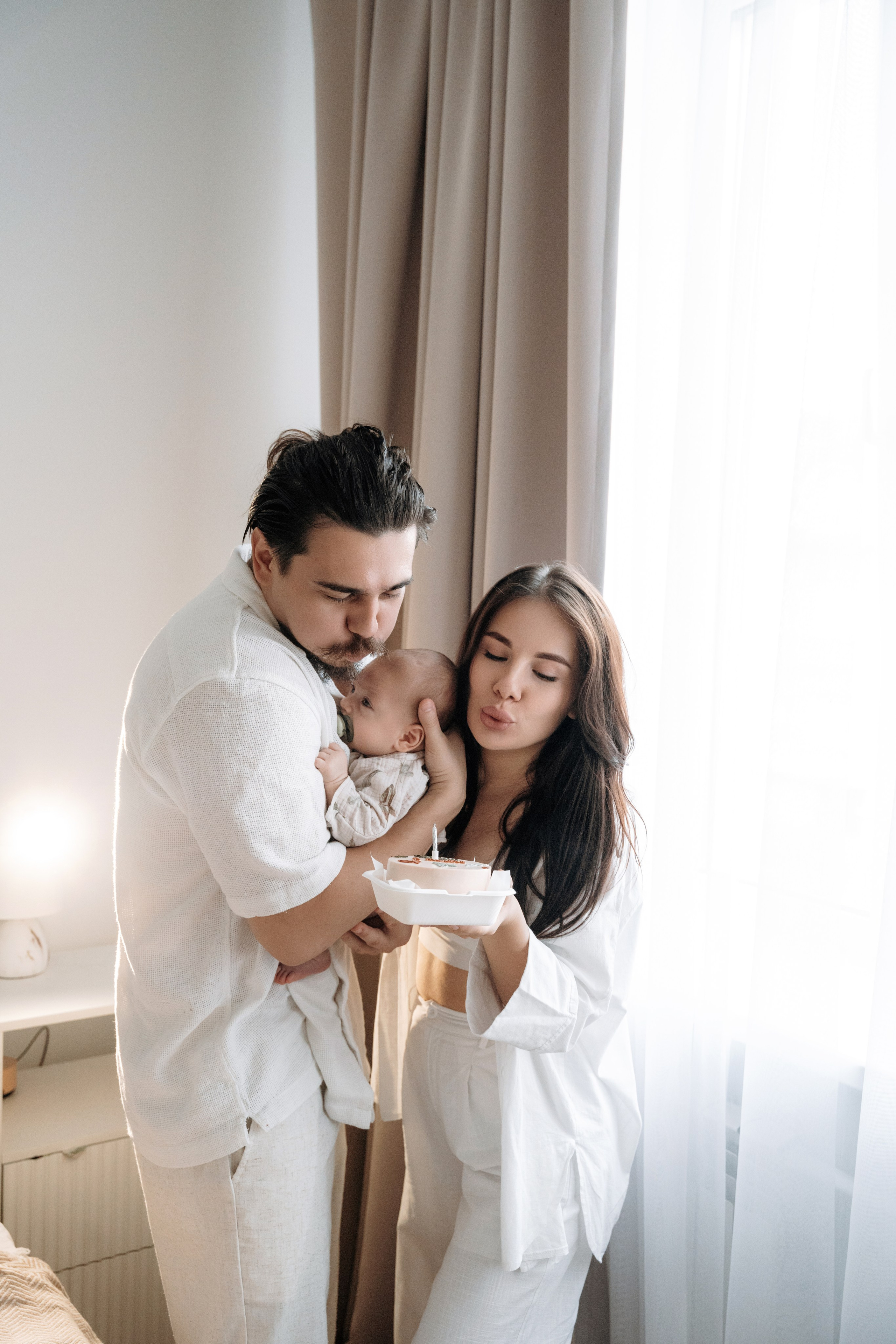 Малыш Марс дома с родителями. Семейный и свадебный фотограф в Ульяновске Арина Авдеева