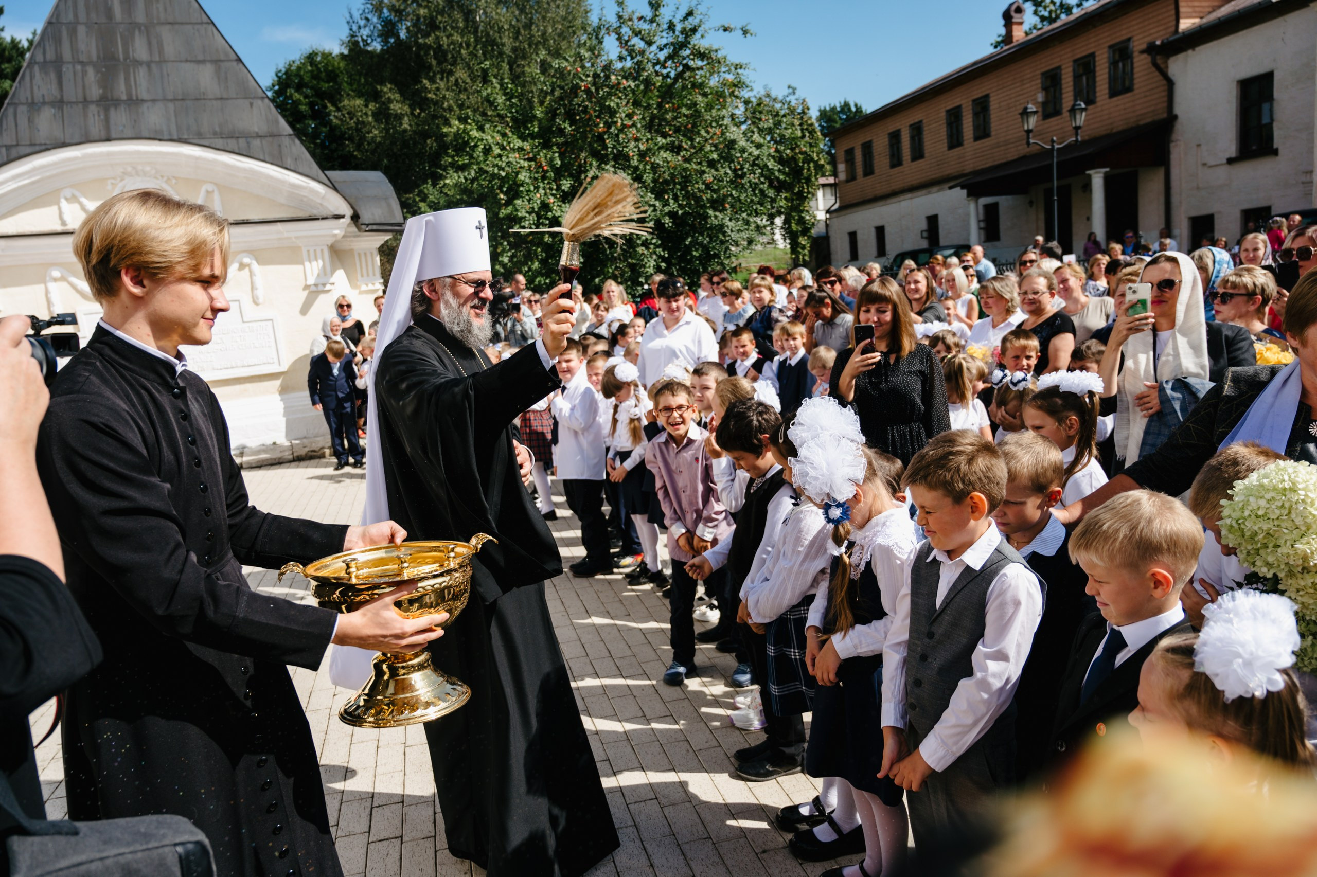 Посвящение в первоклассники Амвросий владыка