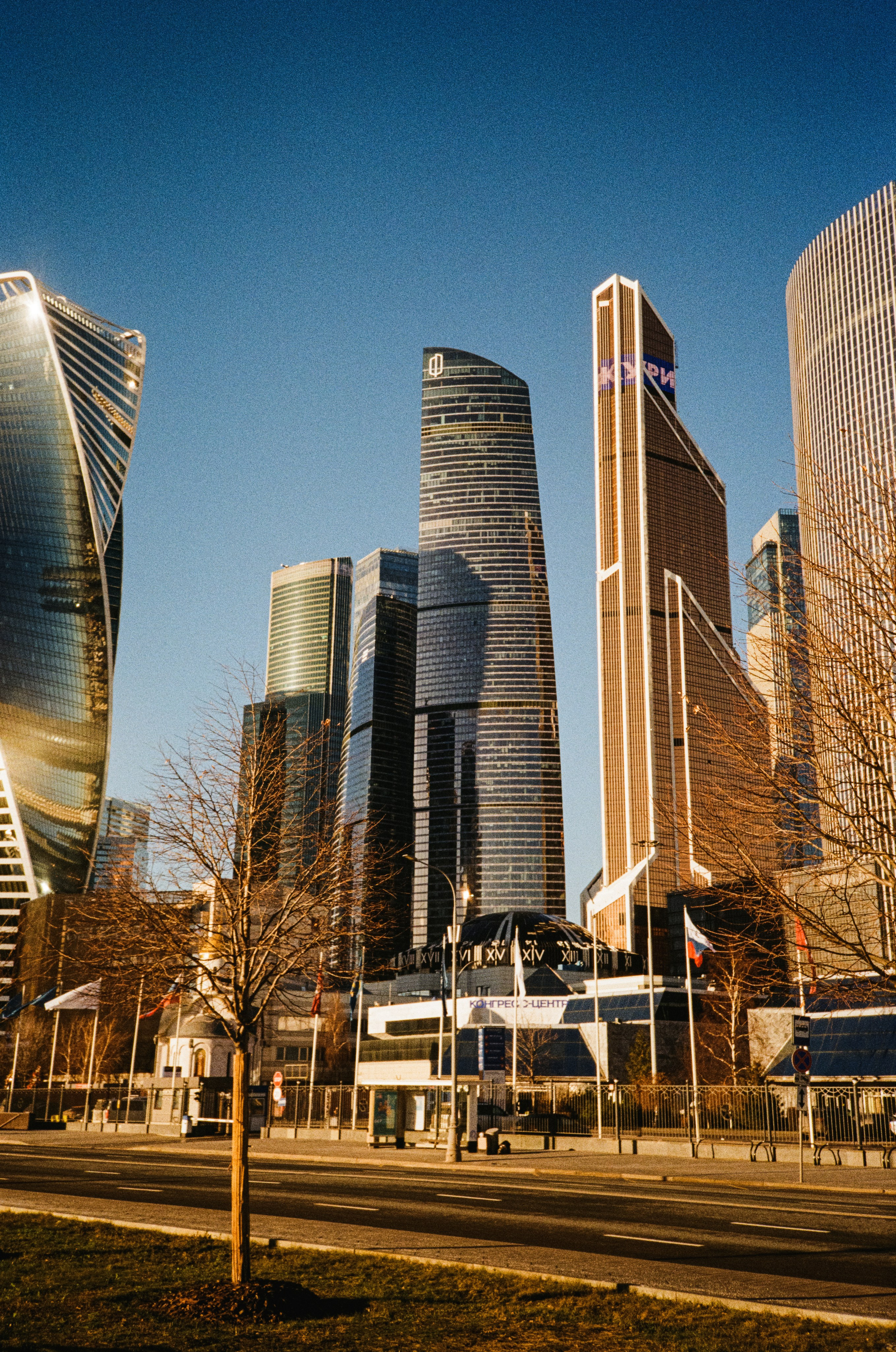 Москва Сити — 19 января 2025 года / Konica Big Mini (black) / Fujifilm C200