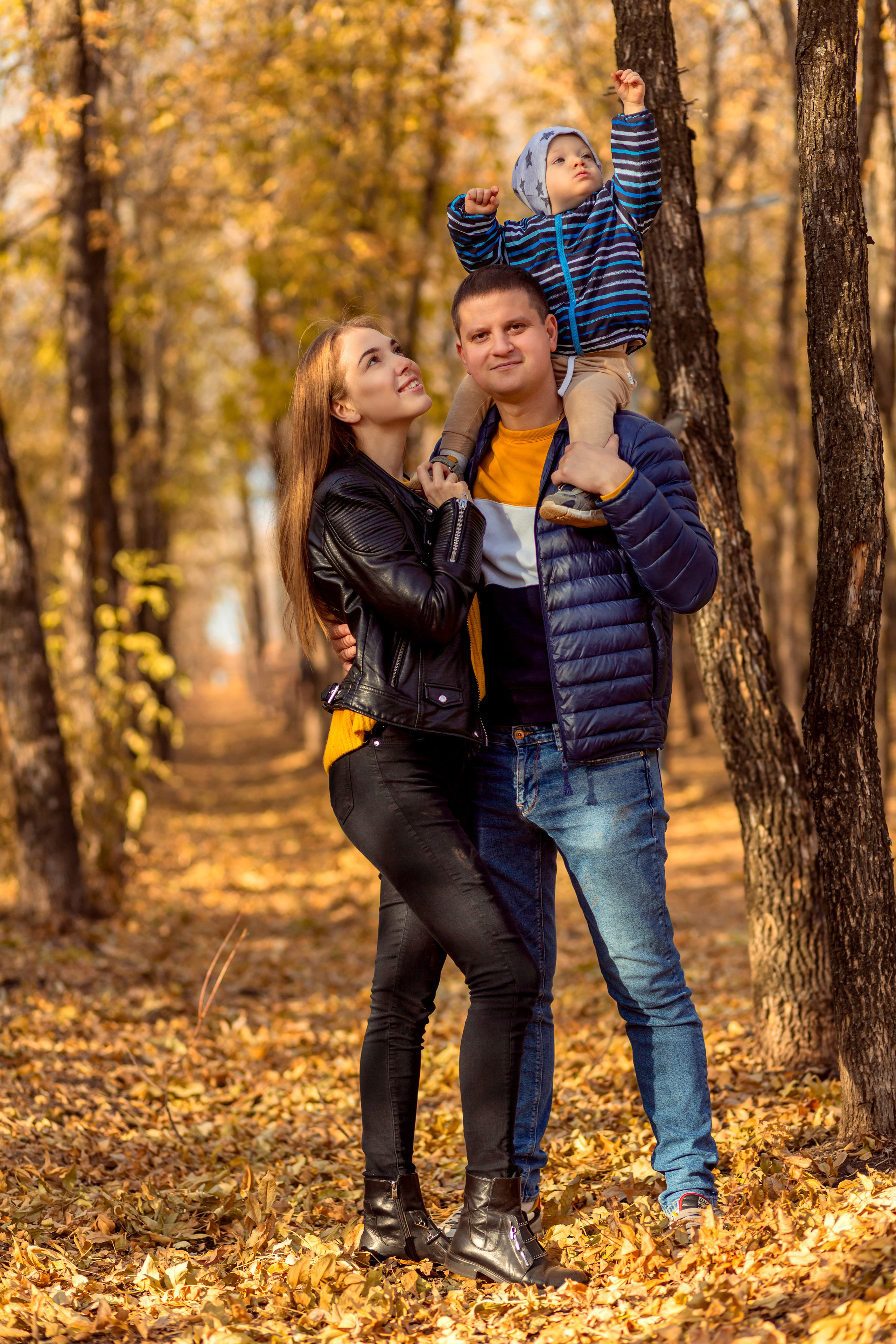 Семейная осенняя фотосессия Марины, Сергея и Мишеньки. Женский фотограф в Оренбурге Ирина Заводчикова