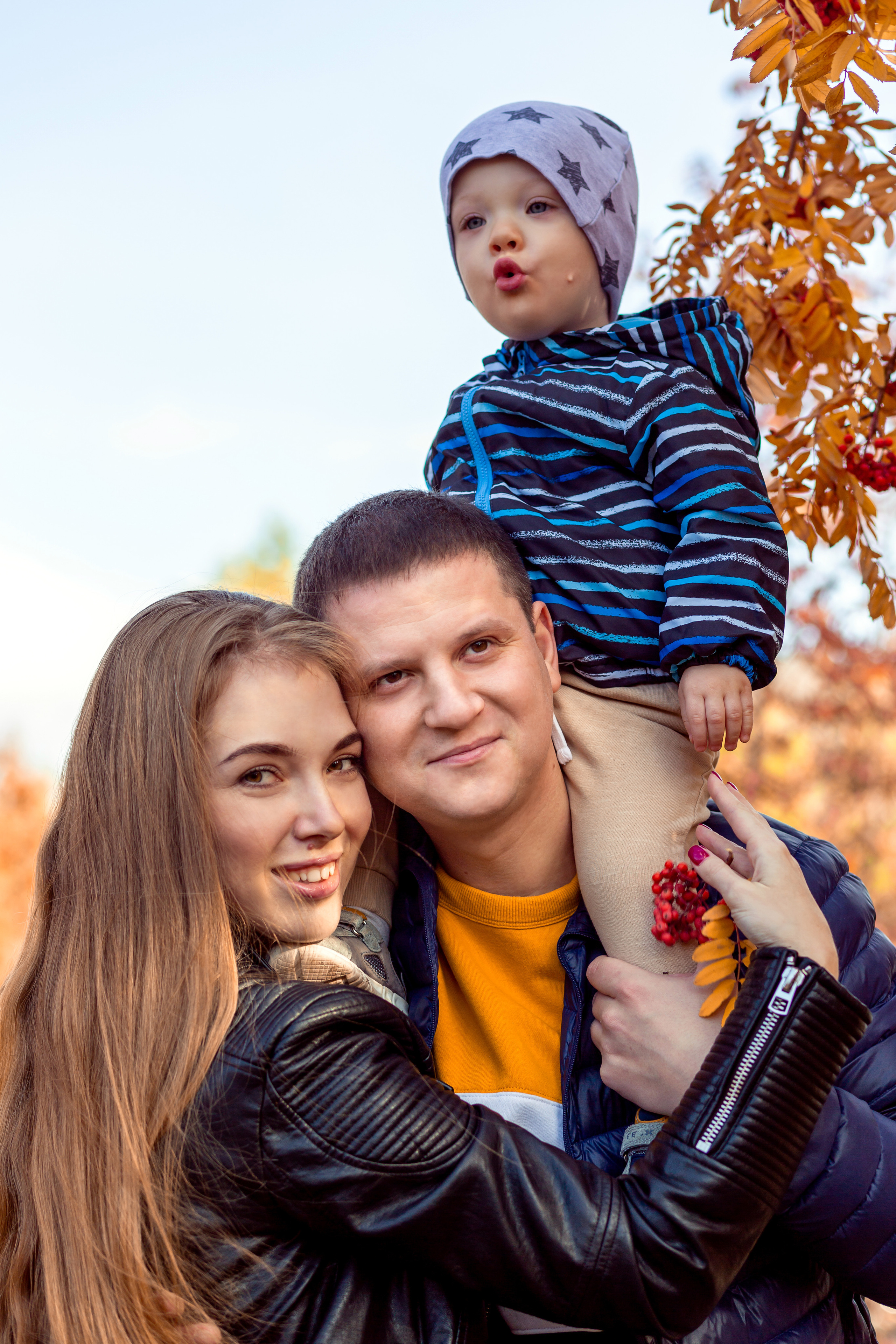 Семейная осенняя фотосессия Марины, Сергея и Мишеньки. Женский фотограф в Оренбурге Ирина Заводчикова