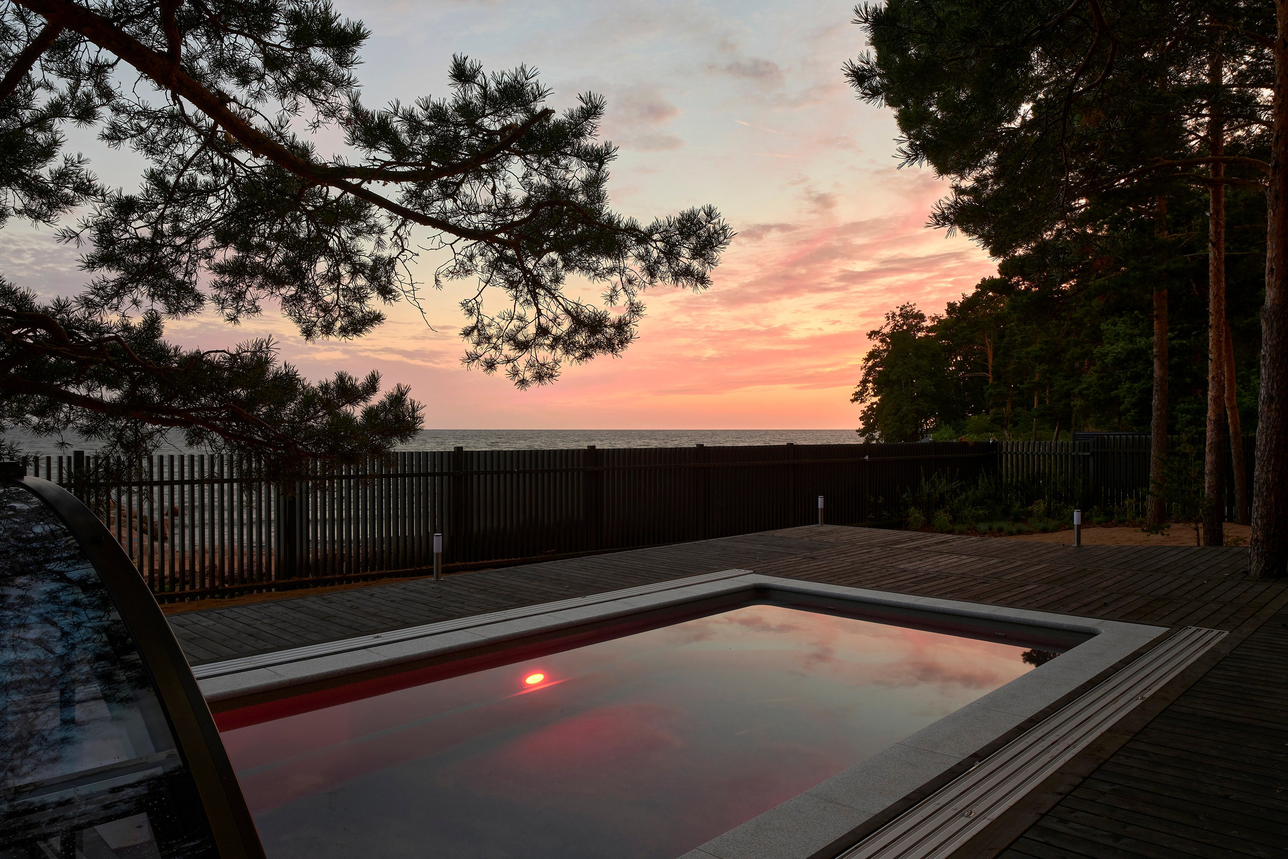 Ландшафтный и интерьерный фотограф Наталья Соловьева. Фотосъемка сада в КП Золотые пески для ландшафтной компании Хвоя | interioto