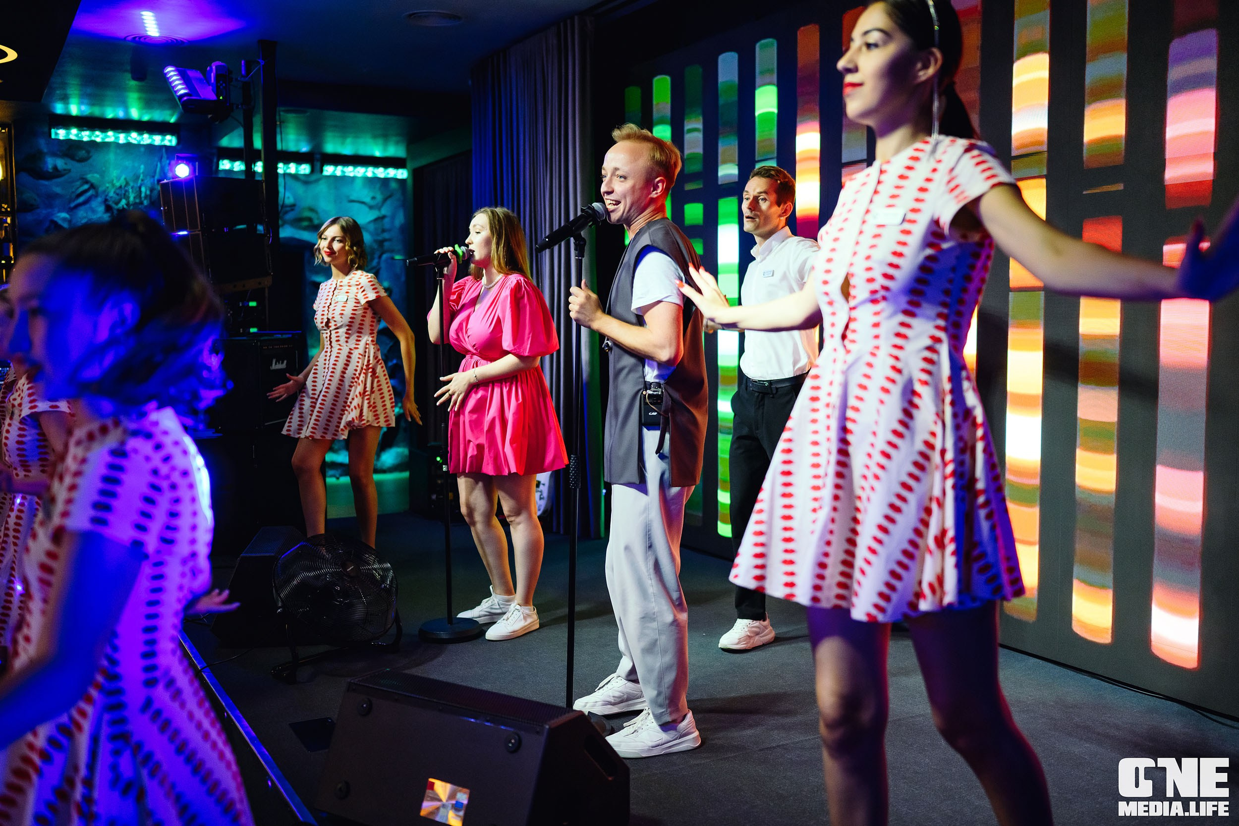 Фоторепортаж с вечеринки в ресторане Океан. One Media Life: фоторепортажи, фотоотчеты с мероприятий и заведений