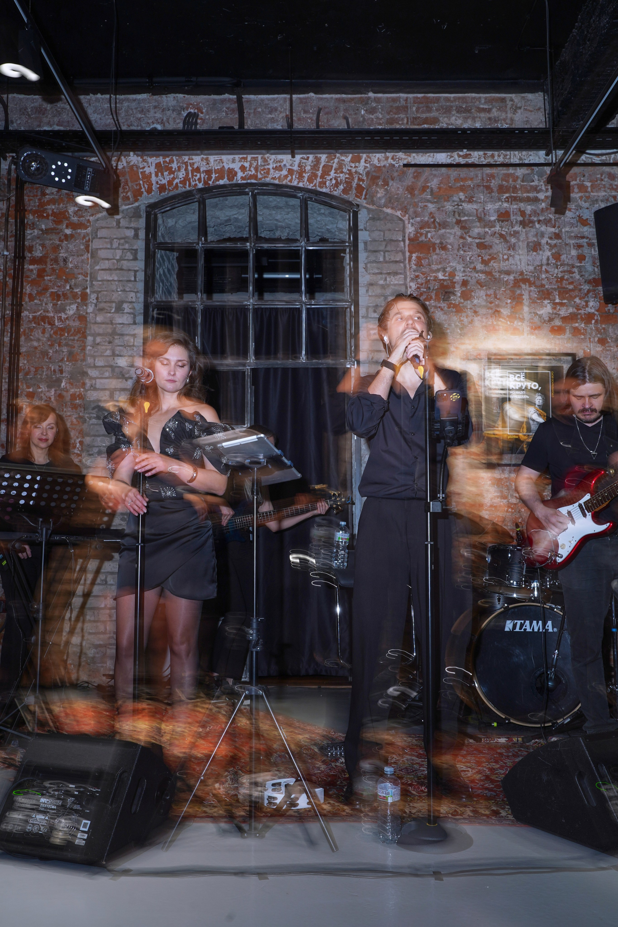 Концерт кавер группы. Фотограф