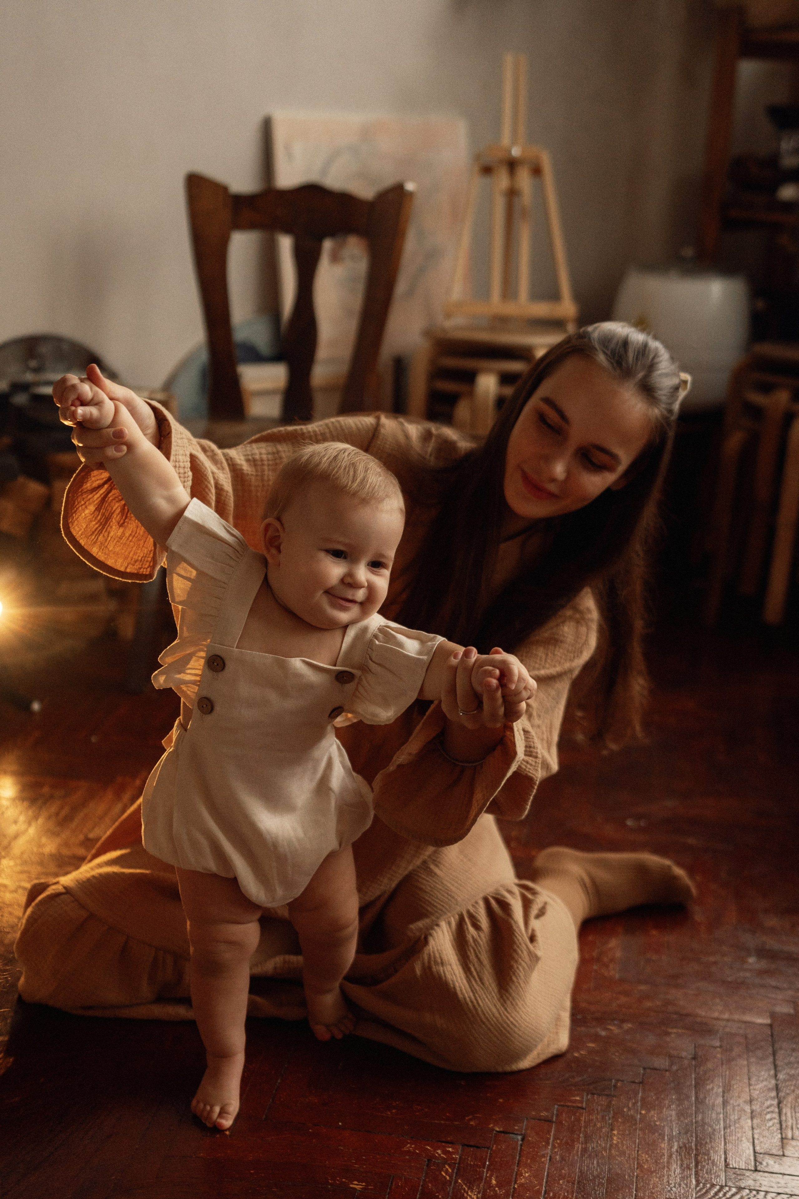 В мастерской художника. Семейный фотограф Москва. Фотограф беременности и материнства Москва