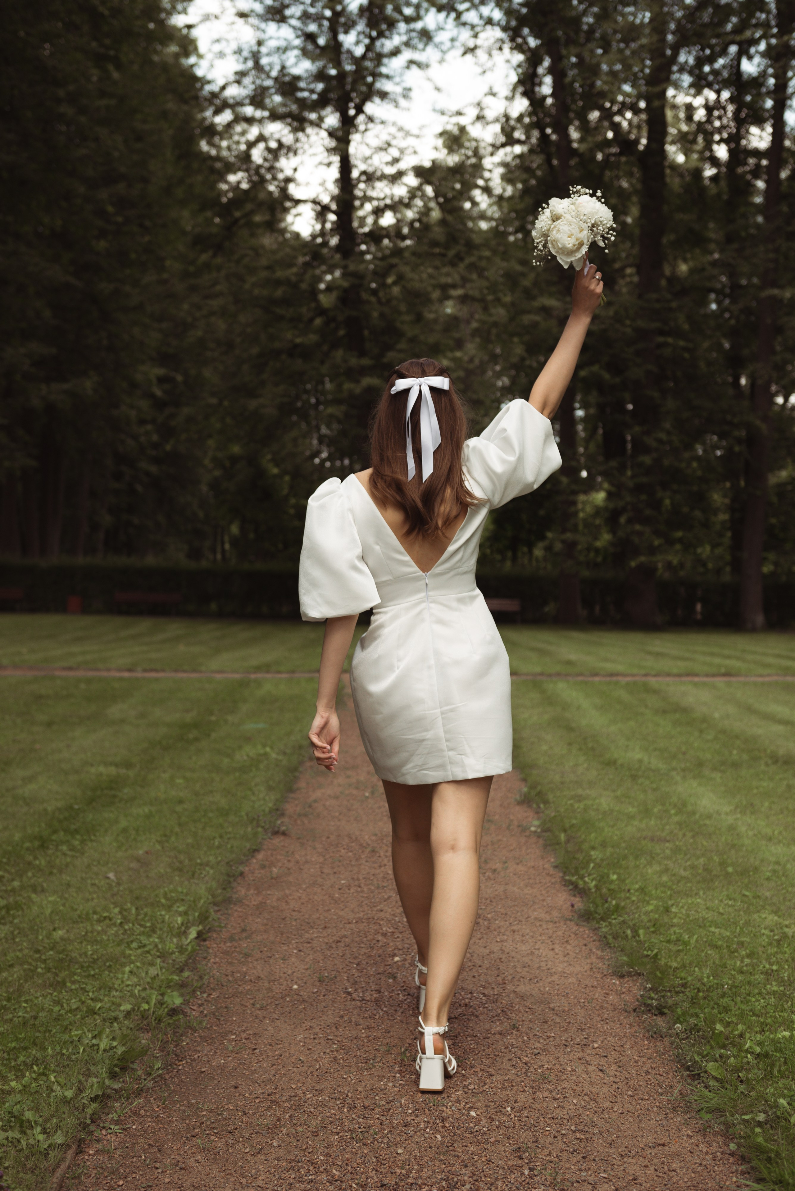 Свадьба в усадьбе Оставфьево. Фотограф Москва Настя Профотовна. Репортажные, свадебные и контент фотосессии
