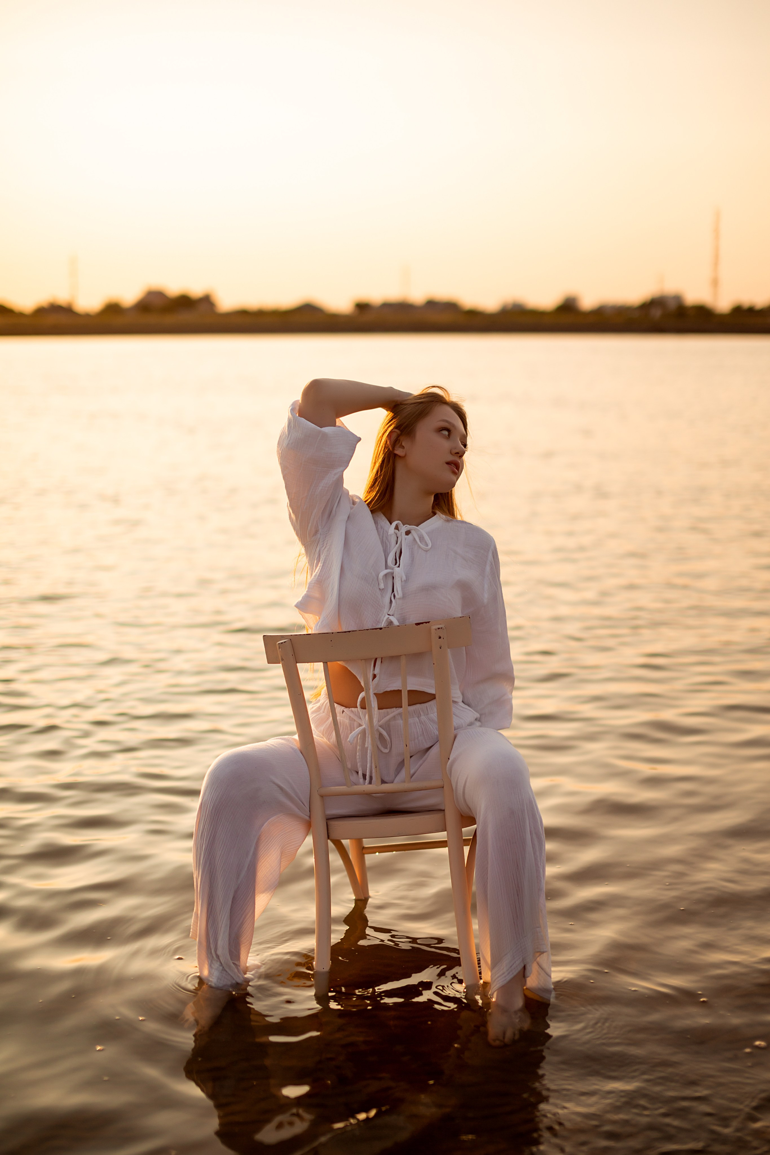 У воды. Https://malovafoto.ru