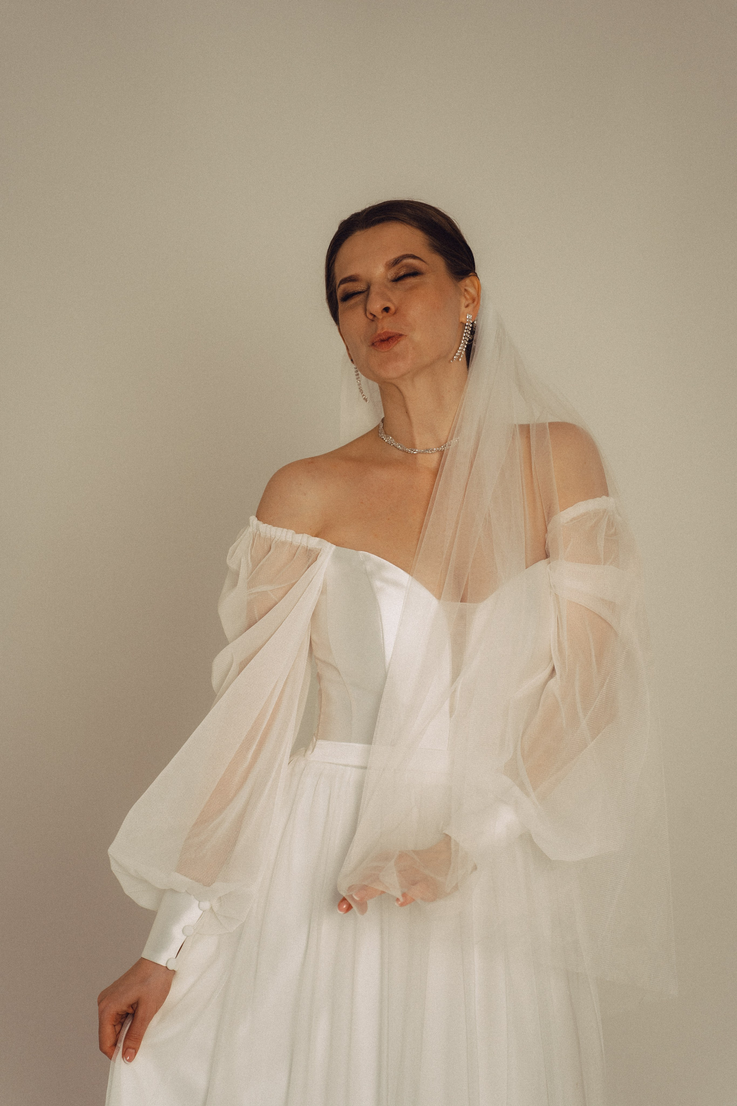 СВАДЕБНАЯ СЬЕМКА ВО ВТОРОМ ДВОРЦЕ (ДЕКАБРЬ) ТАКЖЕ СЬЕМКА В СТУДИИ НА ЧЕРНЫШЕВСКОЙ. Профессиональный фотограф, Санкт-Петербург — Виктория Богомолова