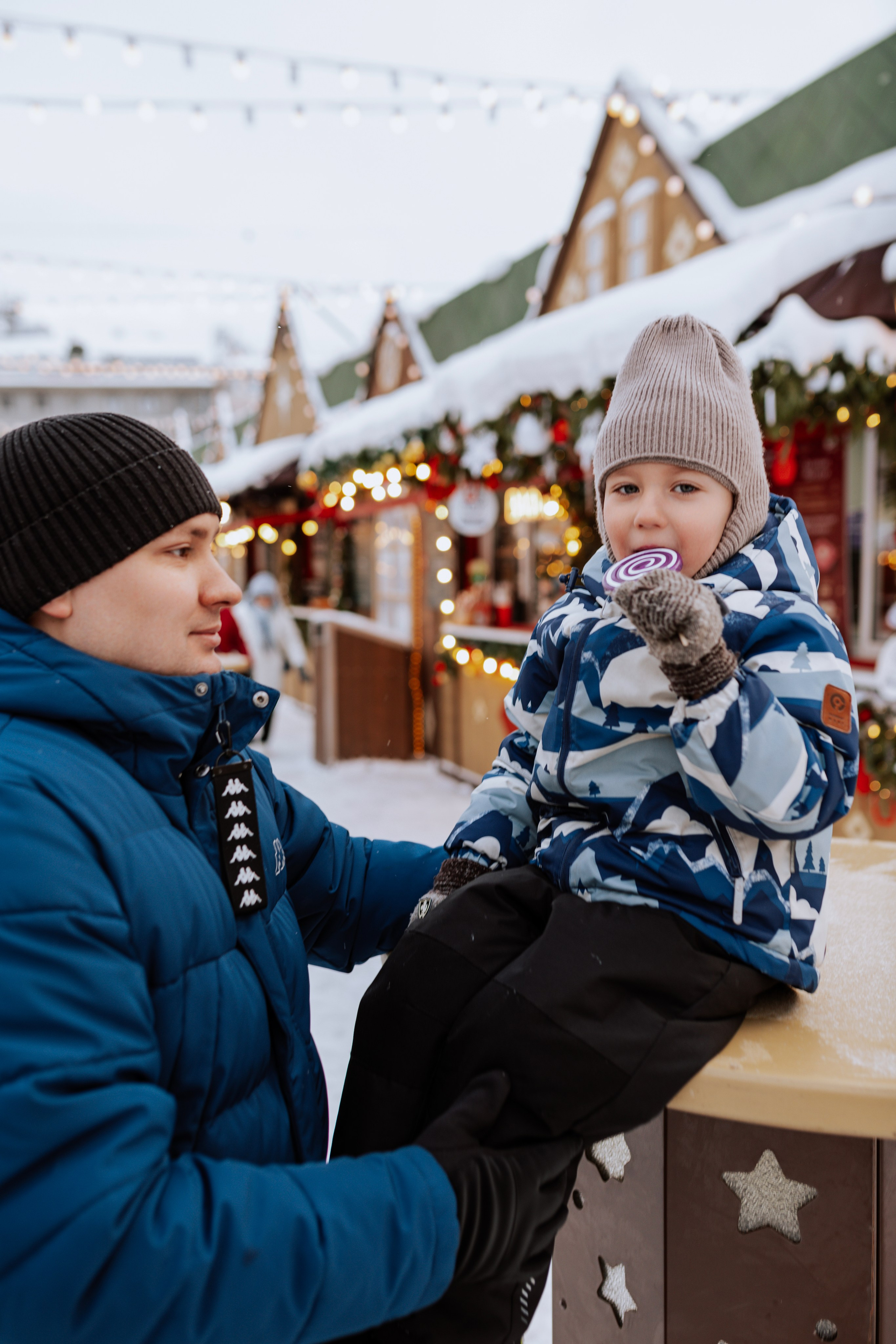 Семейная, Манежная площадь