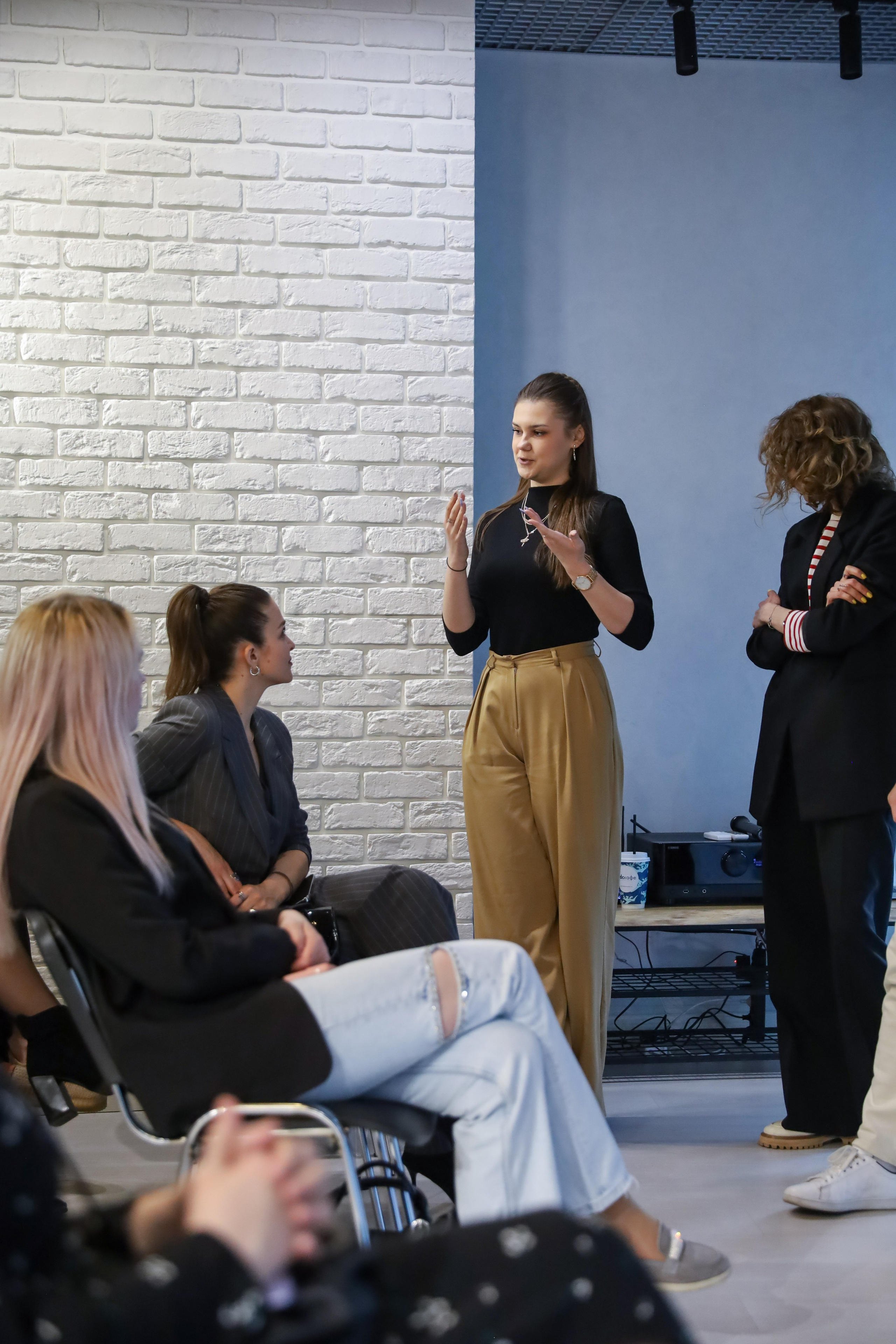 КОНФЕРЕНЦИЯ ВЫПУСКНИКОВ ШКОЛЫ ПРОДЮСИРОВАНИЯ АННЫ НОВИКОВОЙ. Фотограф мероприятий Ирина Каширина