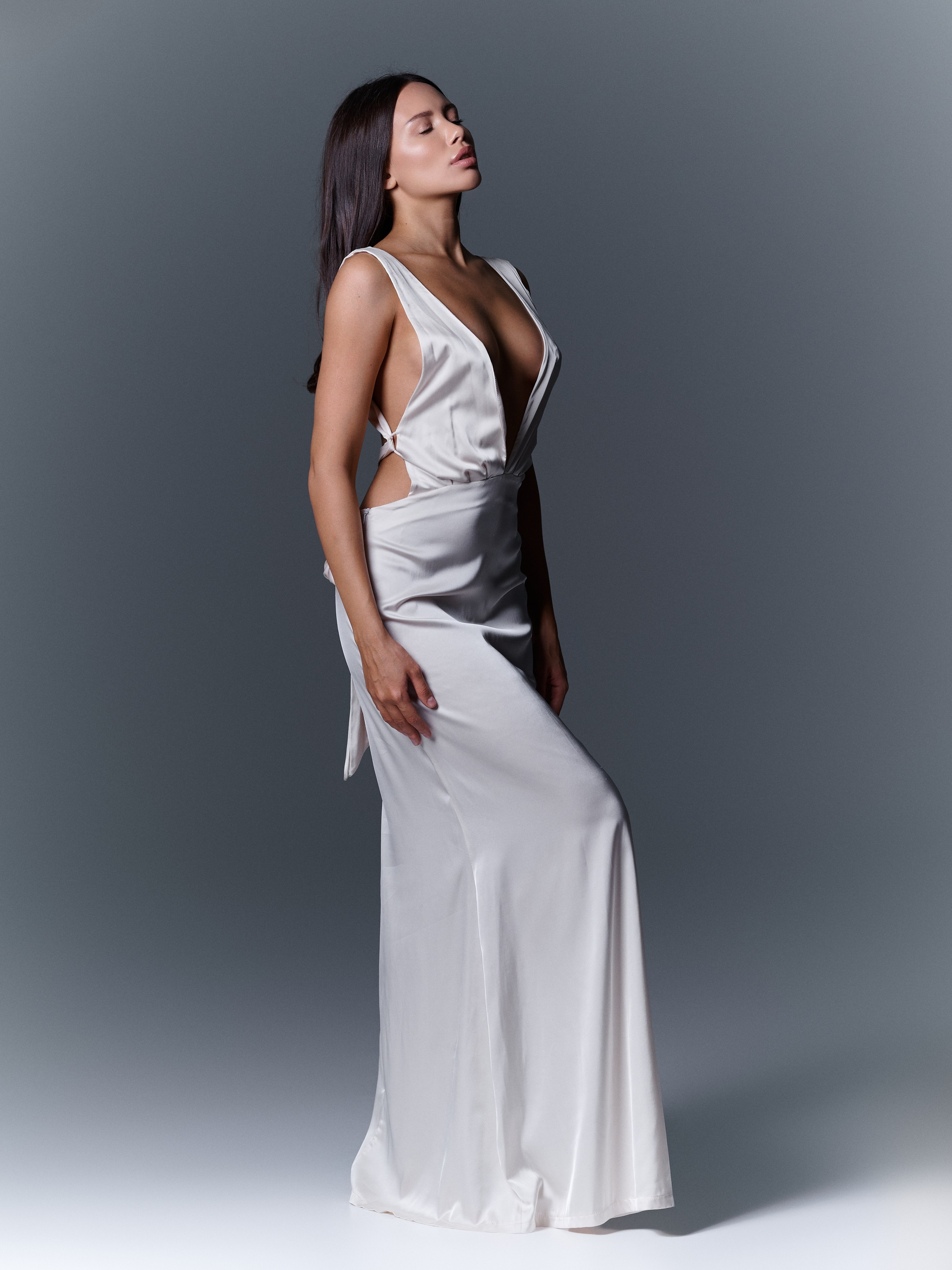 Индивидуальная женская фотосессия с искусственным светом