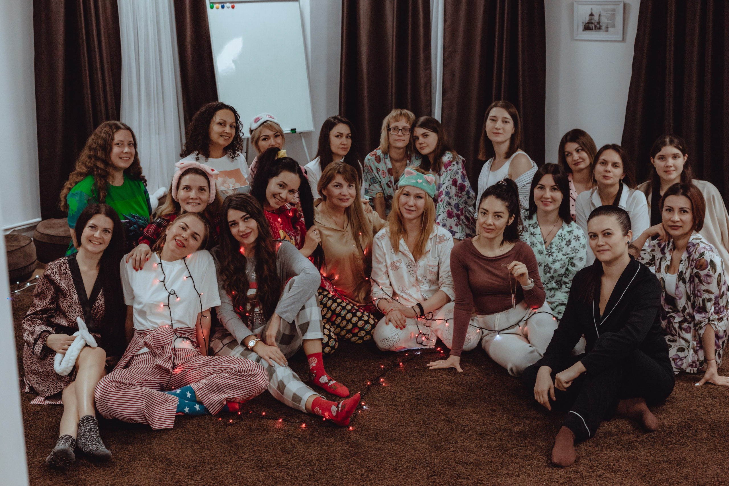 Женский новогодний корпоратив. Фотограф Старый Оскол Мавлыга Мария