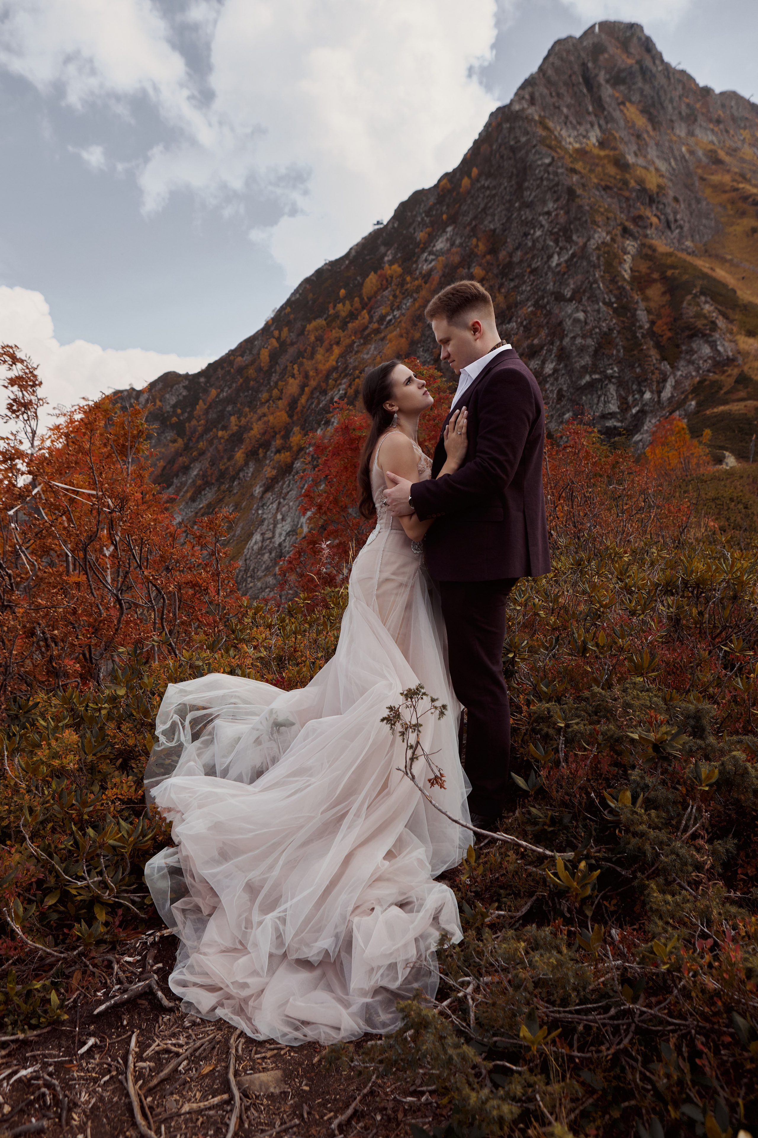 Свадебная фотосессия в горах. Свадебный и семейный фотограф в Сочи-Красной поляне Ларионова Анна