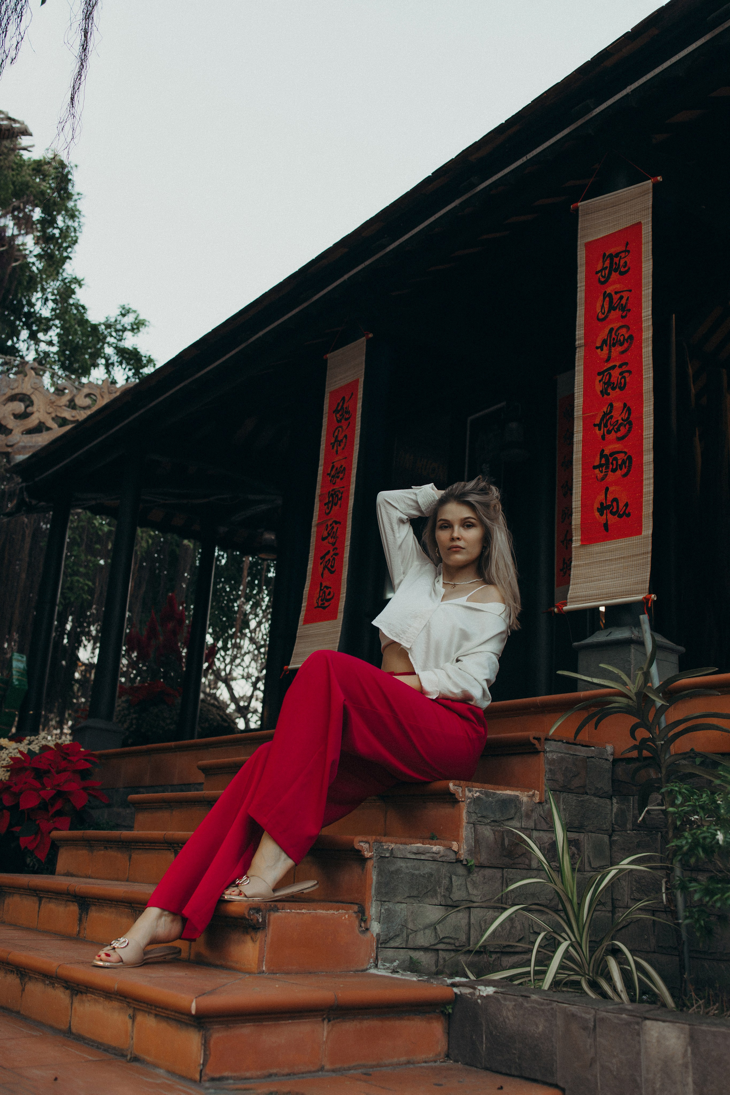 Кристина (Каменный сад Хон Чонг, Нячанг). Фотограф Астана. Индивидуальные, парные и семейные фотосессии