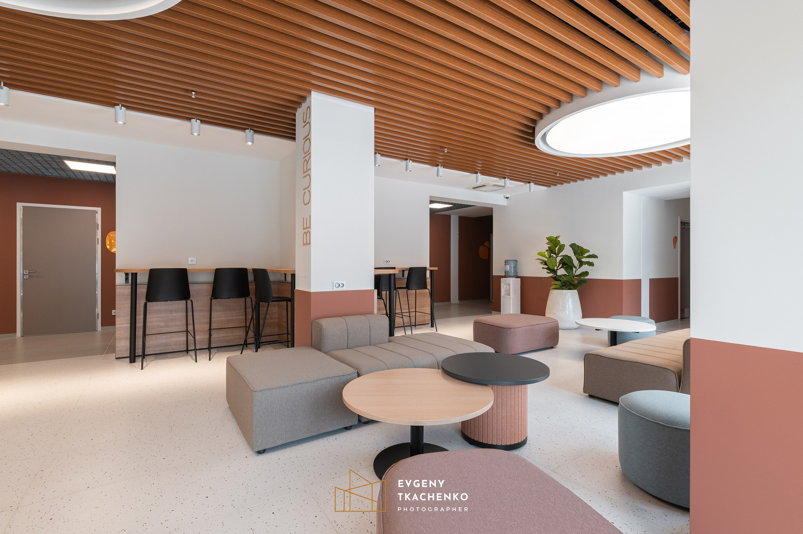 Общежитие университета NarXoz в Алматы. Архитектурный и интерьерный фотограф в Казахстане