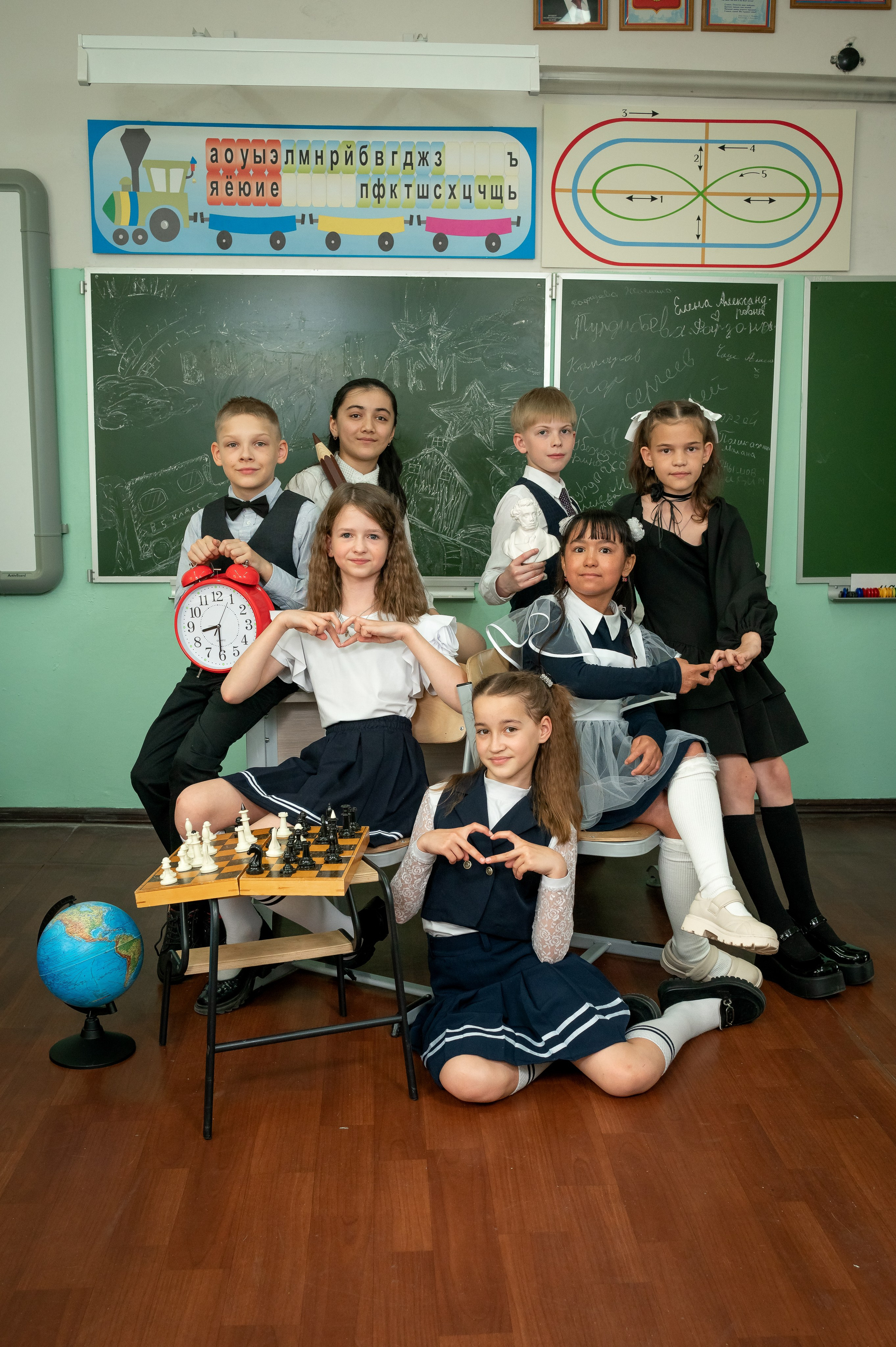 Школьный фотоальбом для младших классов. Фотограф новорождённых, семейный, школьный в городе Калуге Евгения