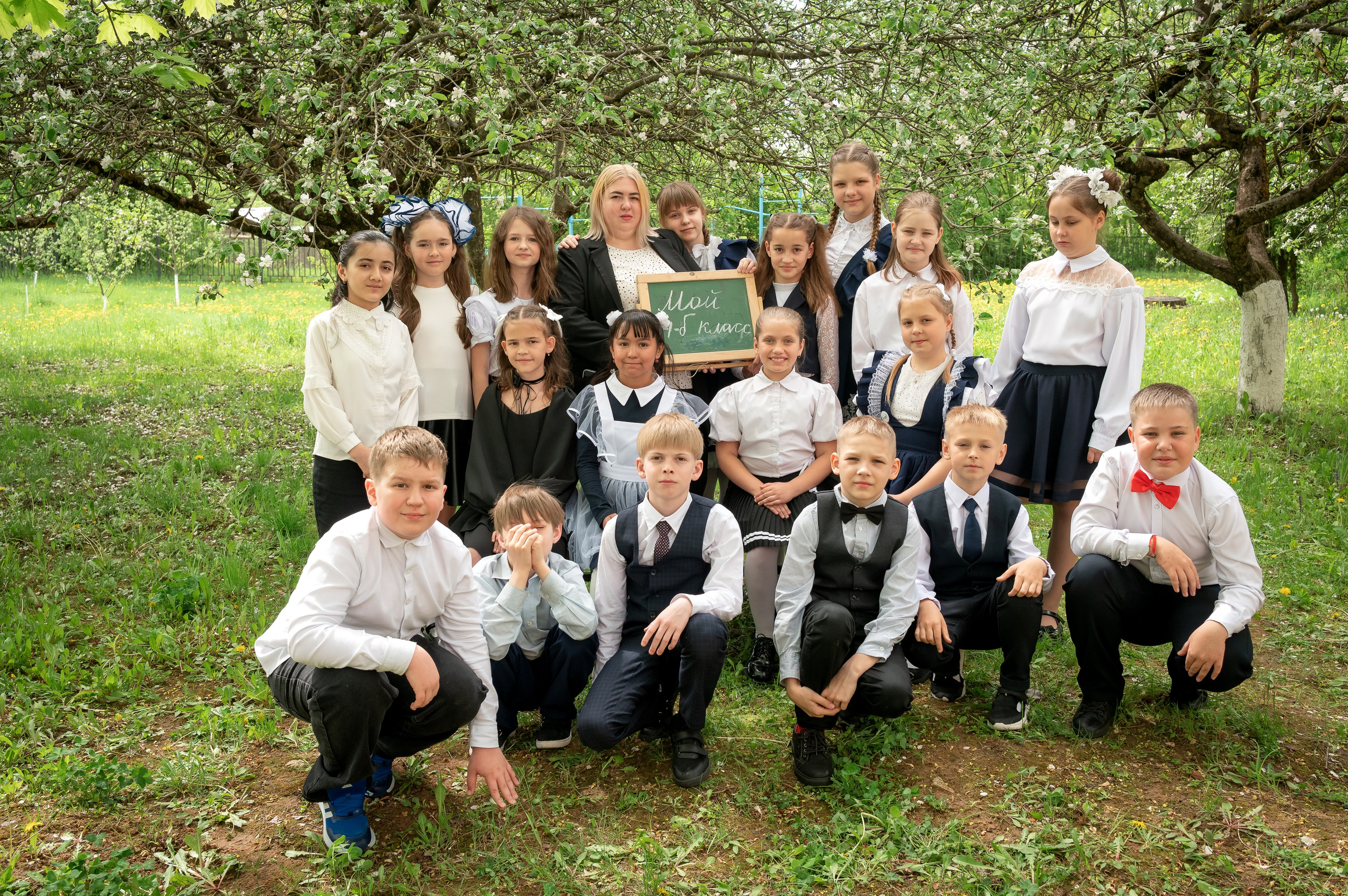 Школьный фотоальбом для младших классов. Фотограф новорождённых, семейный, школьный в городе Калуге Евгения