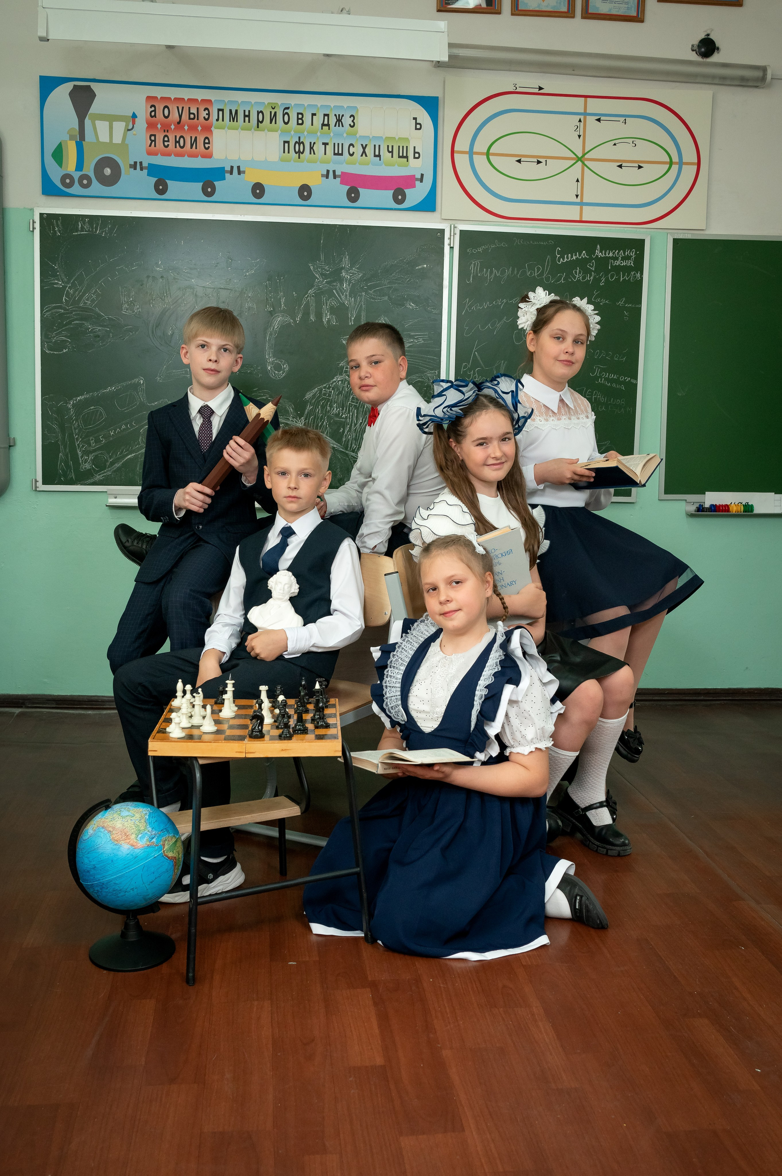 Школьный фотоальбом для младших классов. Фотограф новорождённых, семейный, школьный в городе Калуге Евгения