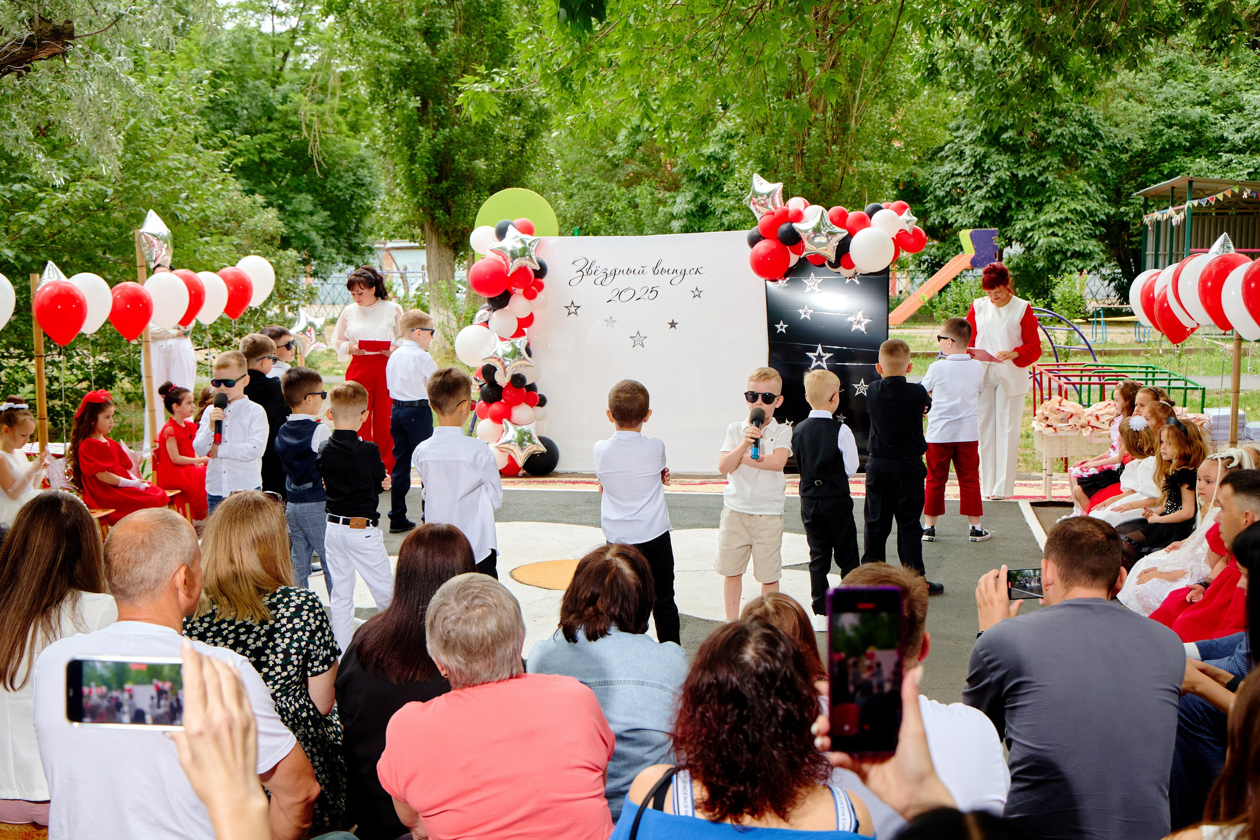 Выпускной 45 сад. Фотограф Выпускные альбомы Таганрог Сергей Коробченко