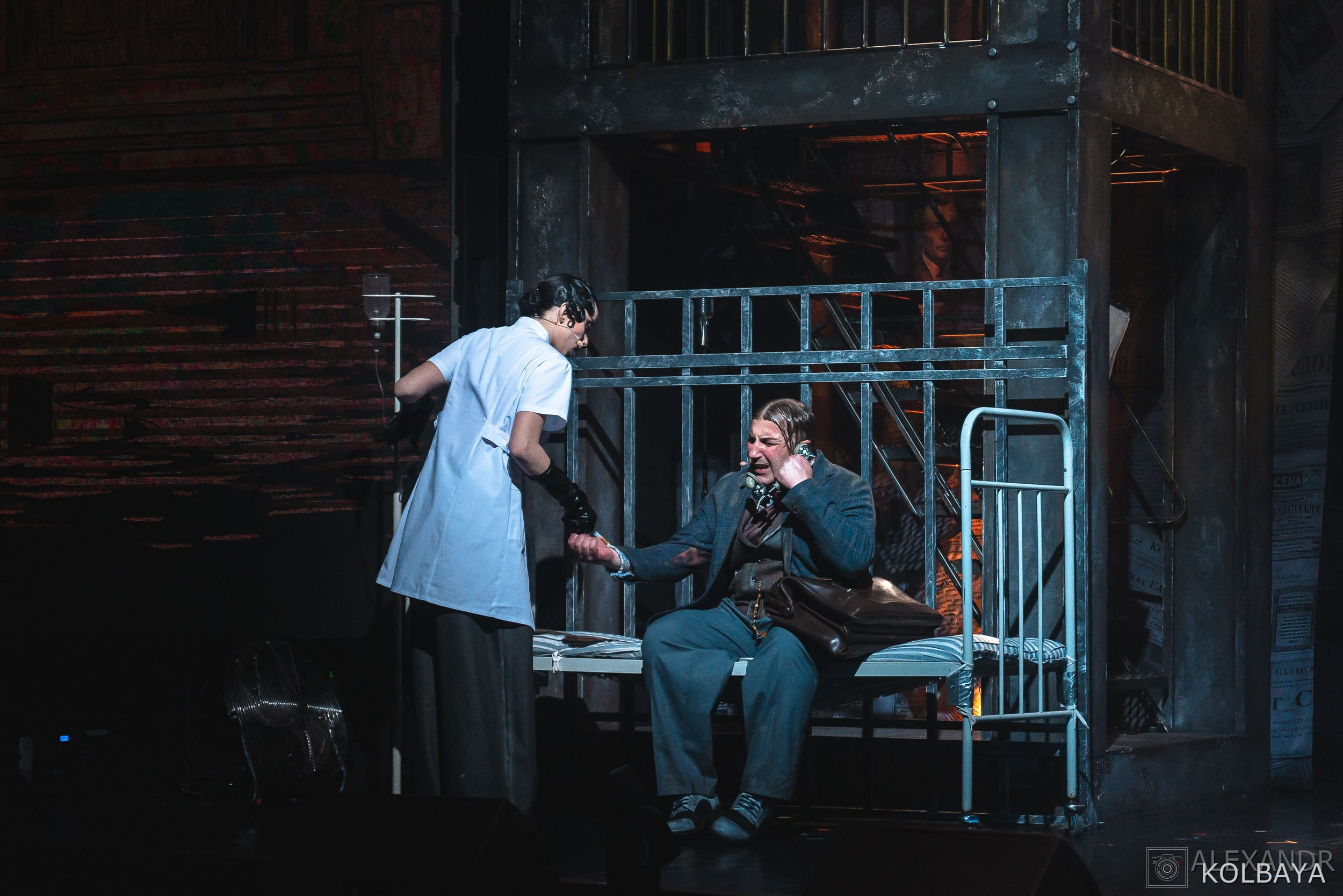 Фотографии со спектакля «Однажды в городе N». Концертный и театральный репортажный фотограф в Москве Александр Колбая