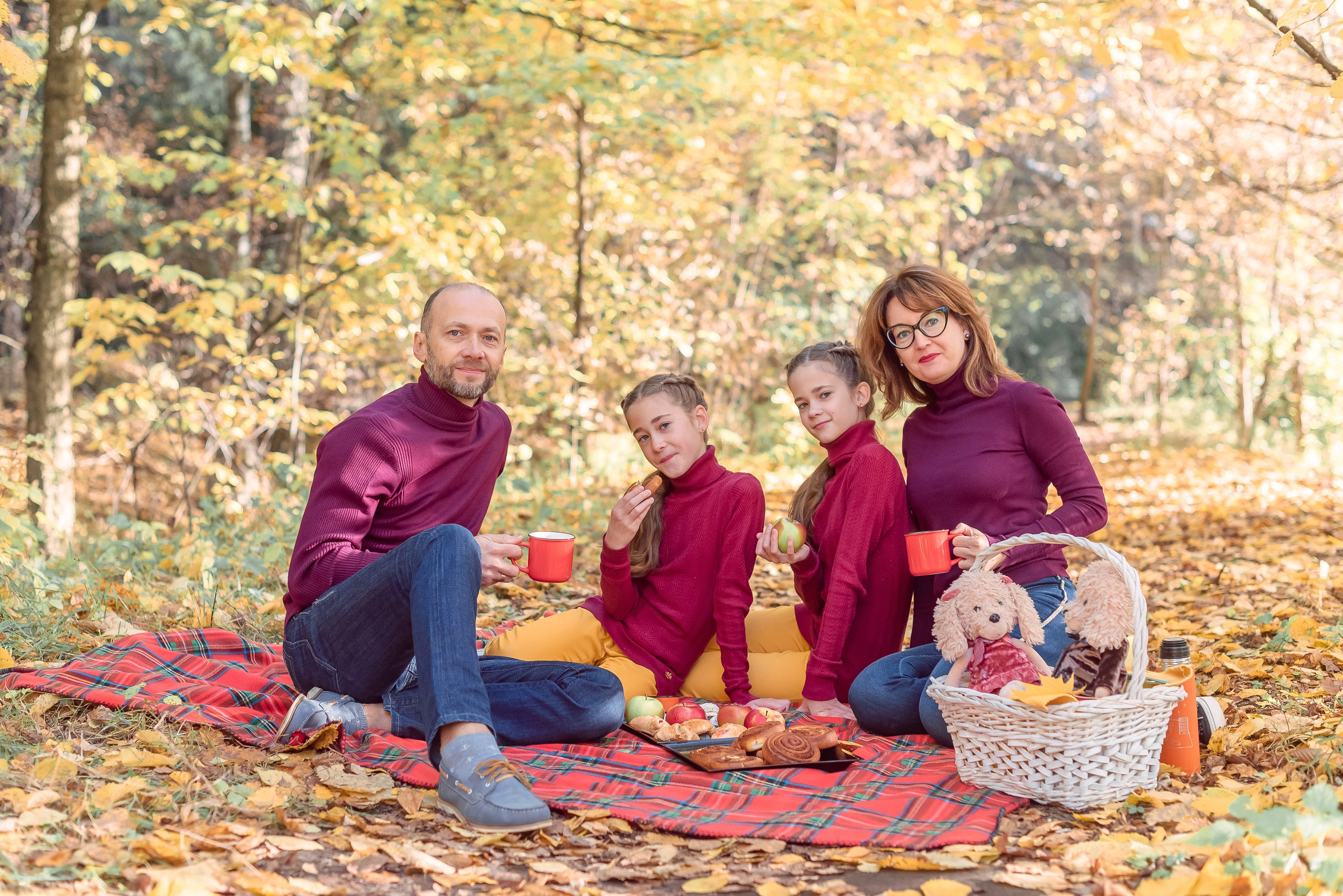 Осенняя прогулка семьи Андрея и Марины. Свадебный и семейный фотограф в Москве Юлия Винник