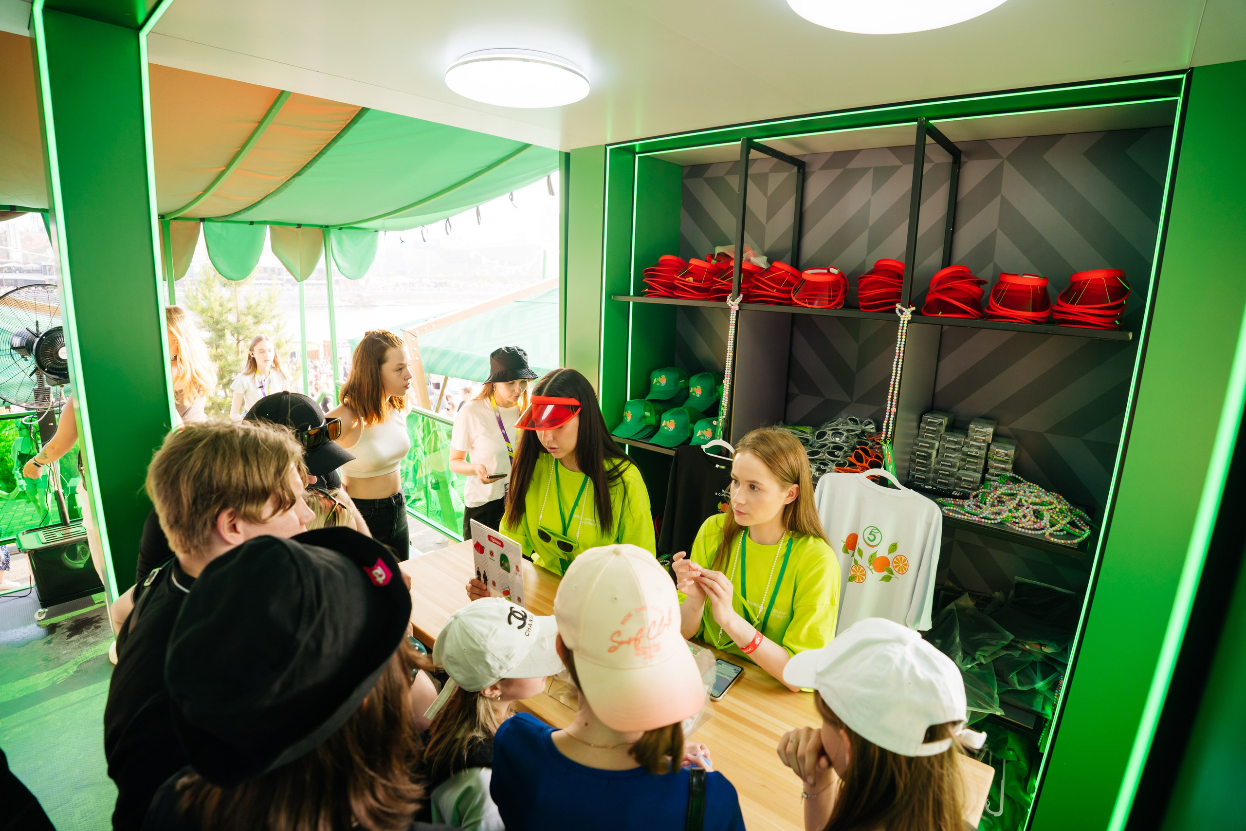 Пятерочка на VK фесте. Видеограф и Фотограф в Челябинске Ксения и Владимир Рюмины