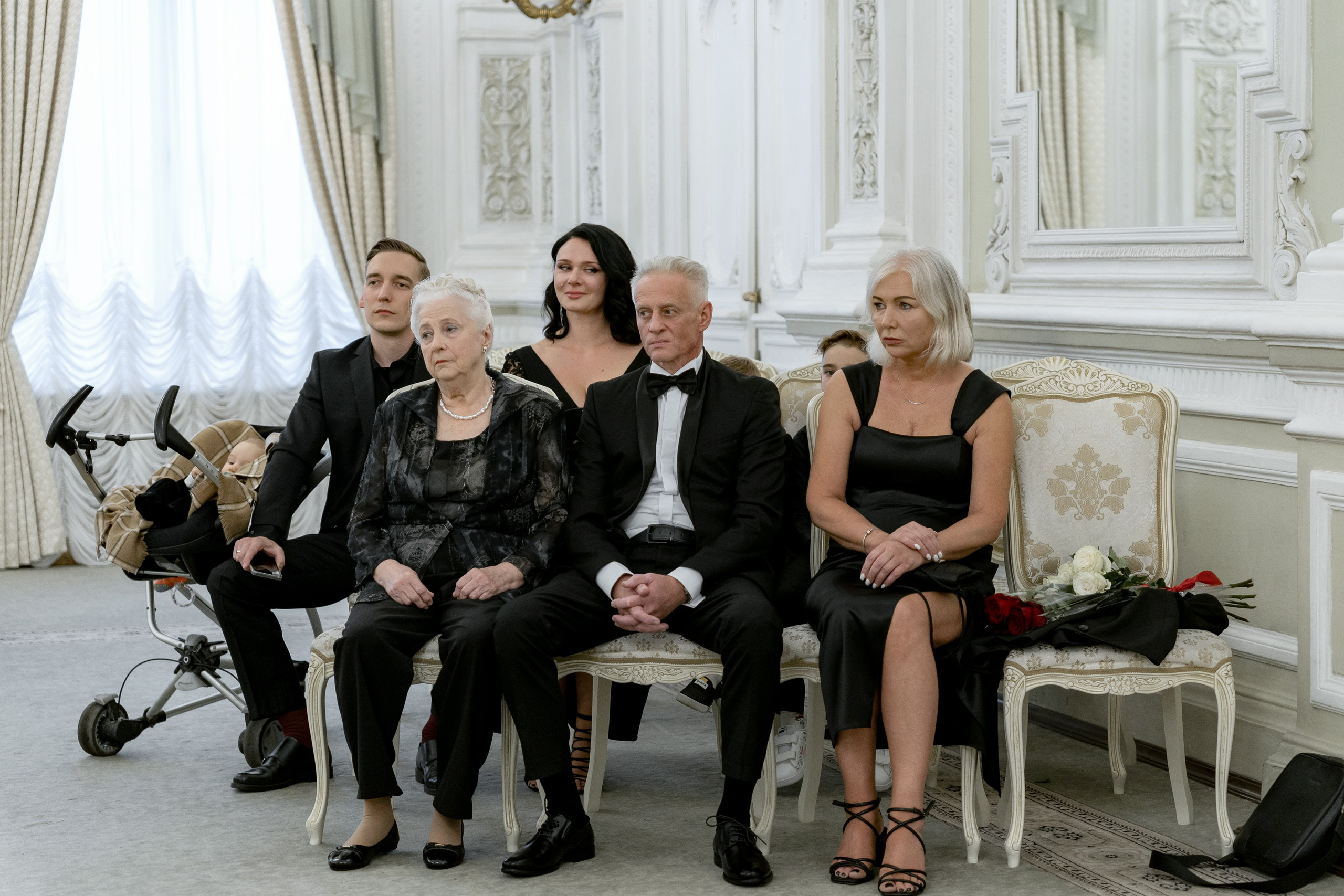 Сборы в квартире, прогулка под дождем и роспись во Дворце № 1. Свадебный фотограф Александр Невский в Санкт-Петербурге