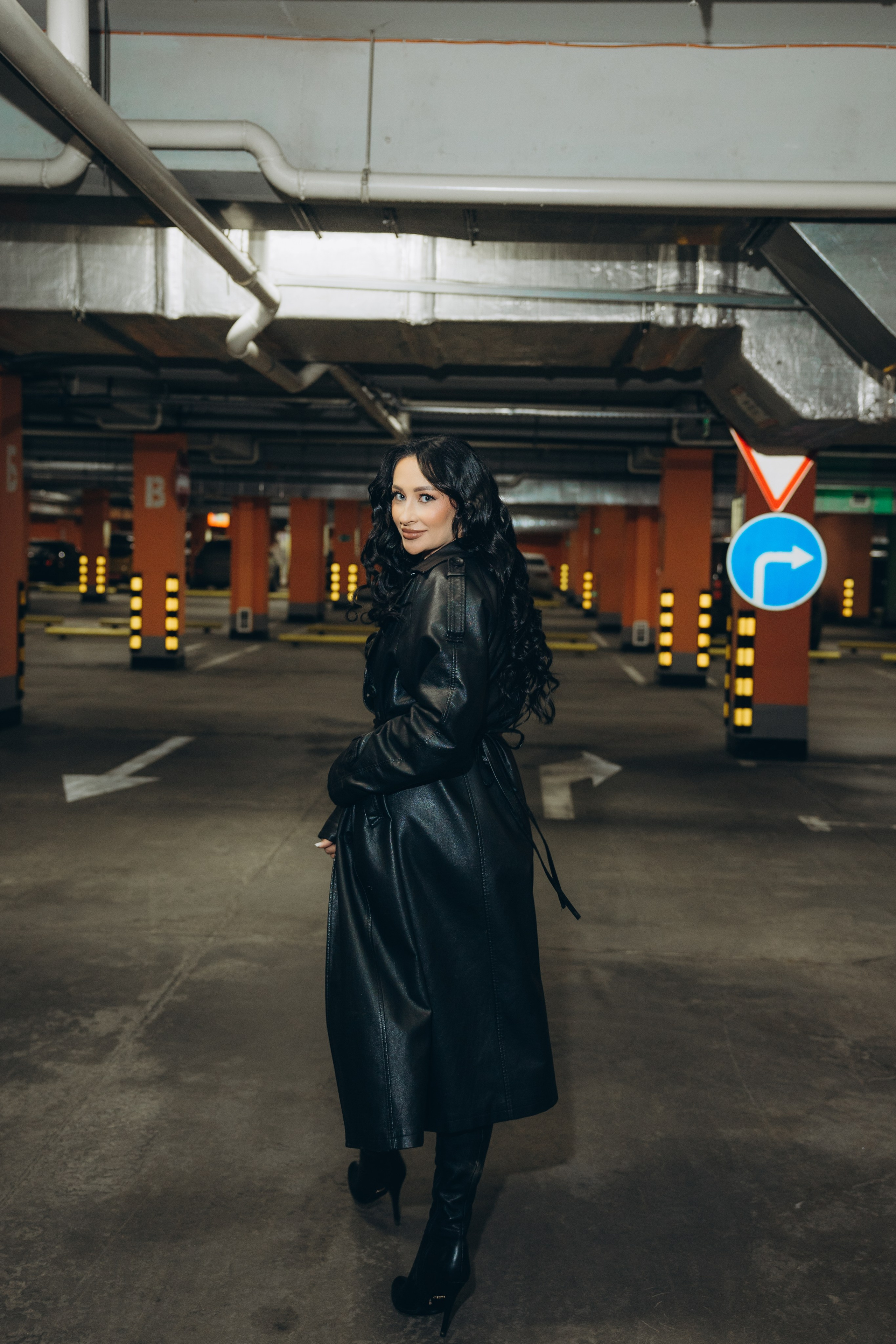 На парковке. Свадебный, семейный фотограф в Иркутске Светлана Макаричева