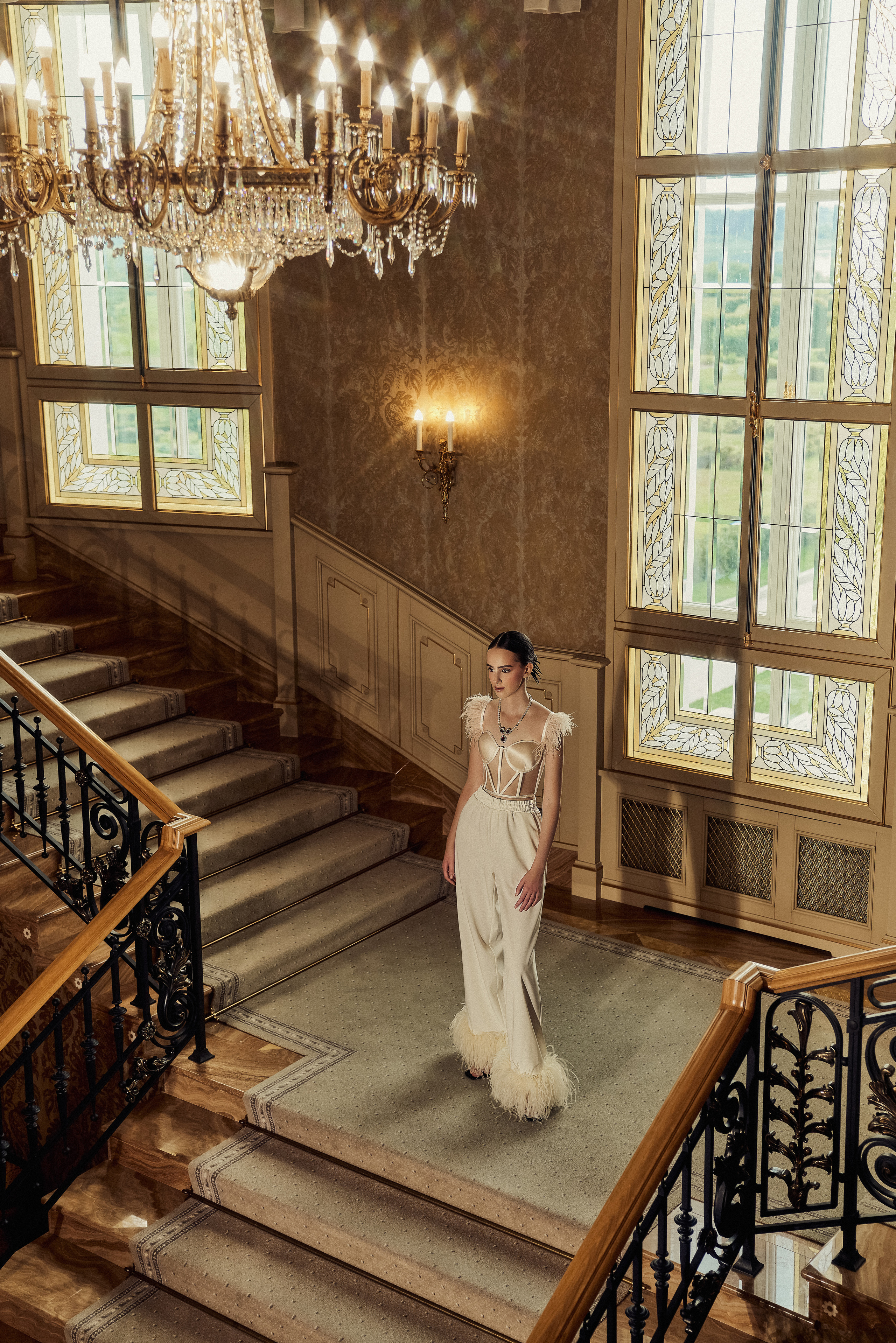 Фотосессия для L'Officiel Russia сентябрь 2022. Андрей Лоос фотограф стилист Москва