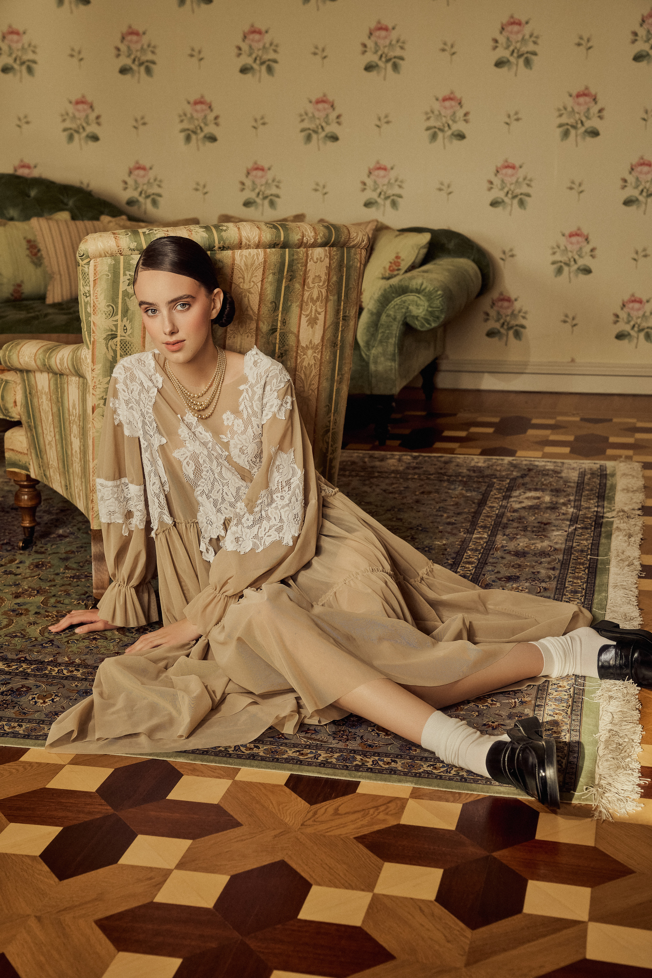 Фотосессия для L'Officiel Russia сентябрь 2022. Андрей Лоос фотограф стилист Москва