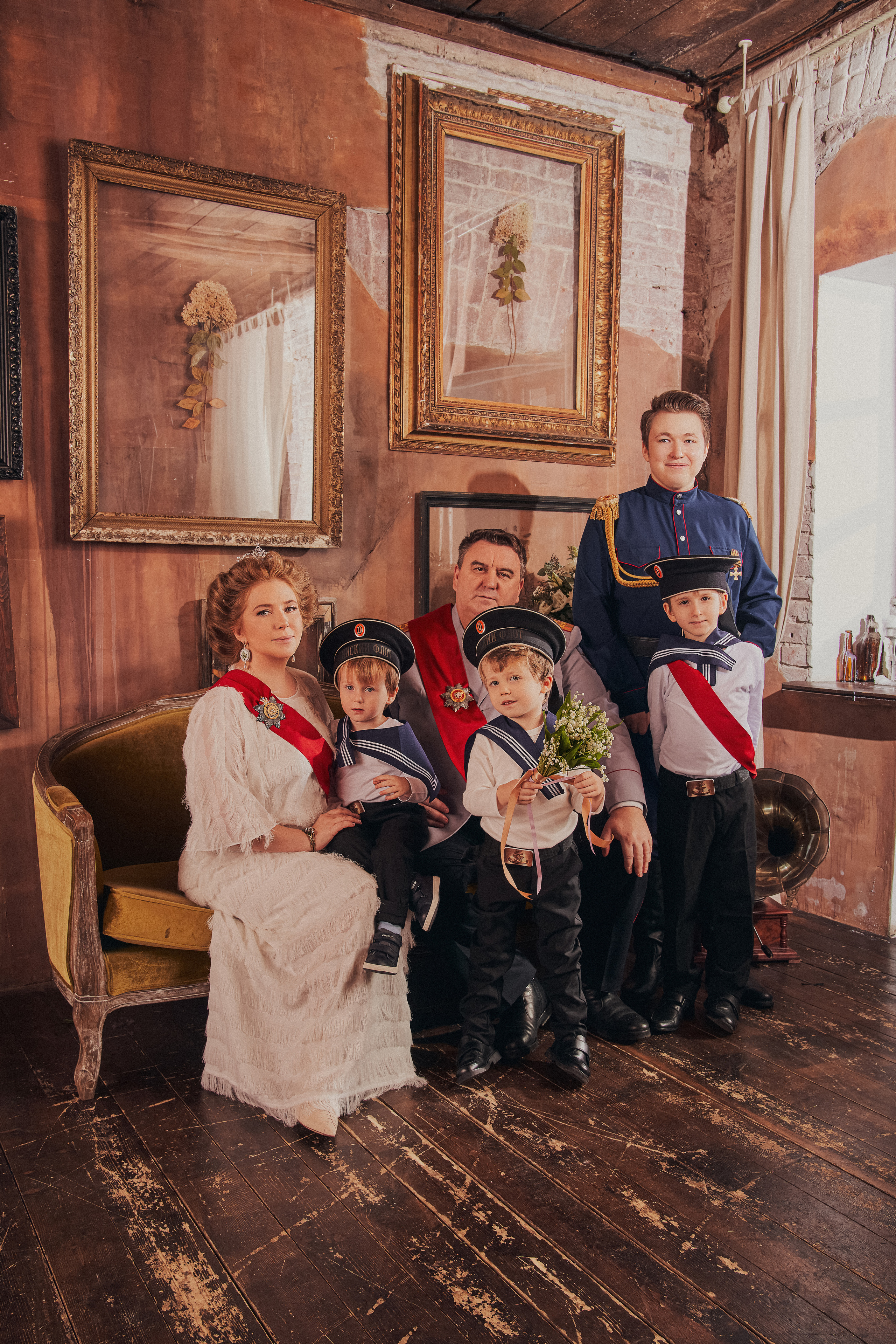 Роскошная Рождественская съемка парадный портрет для семейства Фалеевых. Андрей Лоос фотограф стилист Москва