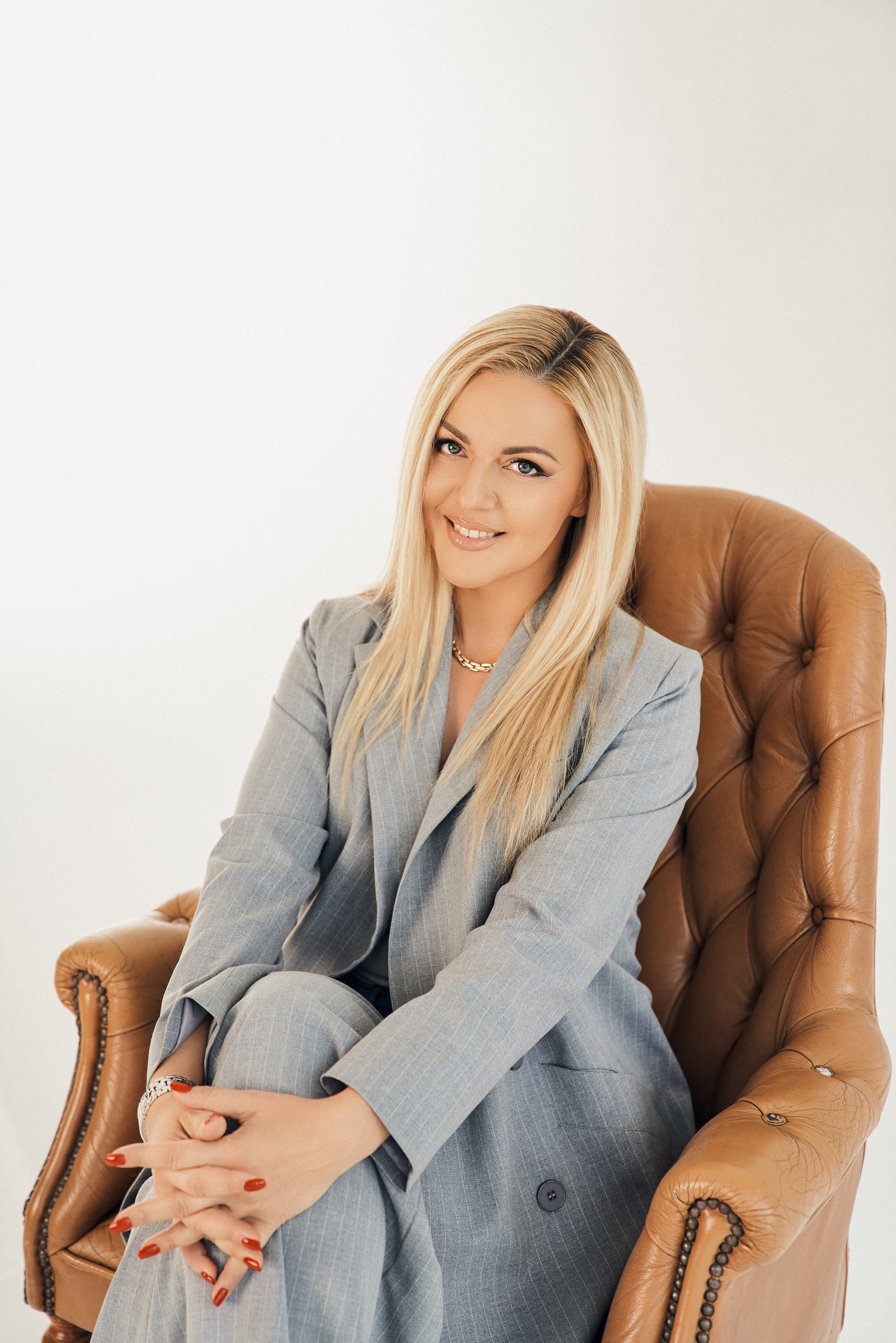 Имиджевая фотосессия для иллюстрации книги Евгении Березы. Андрей Лоос фотограф стилист Москва