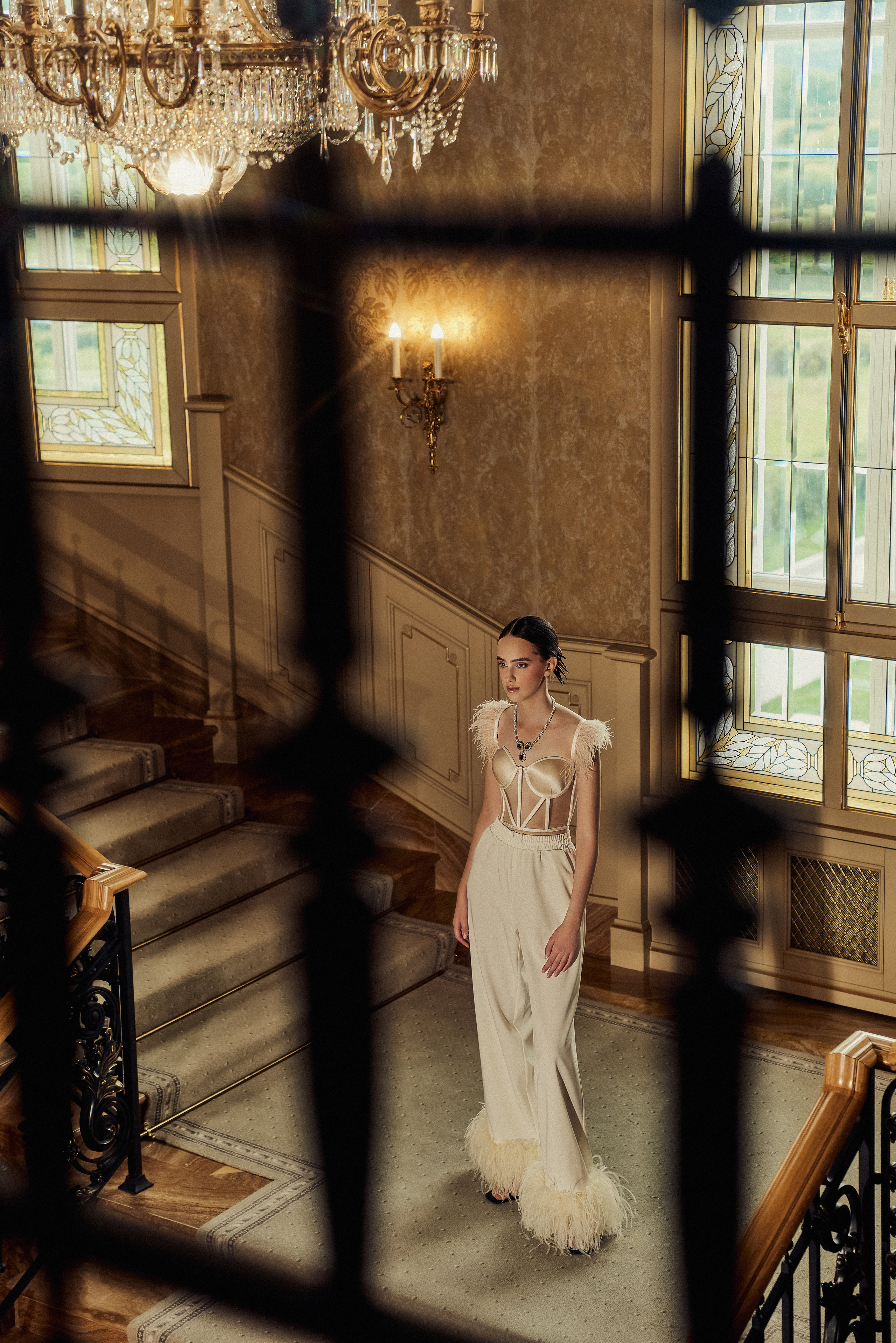 Фотосессия для L'Officiel Russia сентябрь 2022. Андрей Лоос фотограф стилист Москва