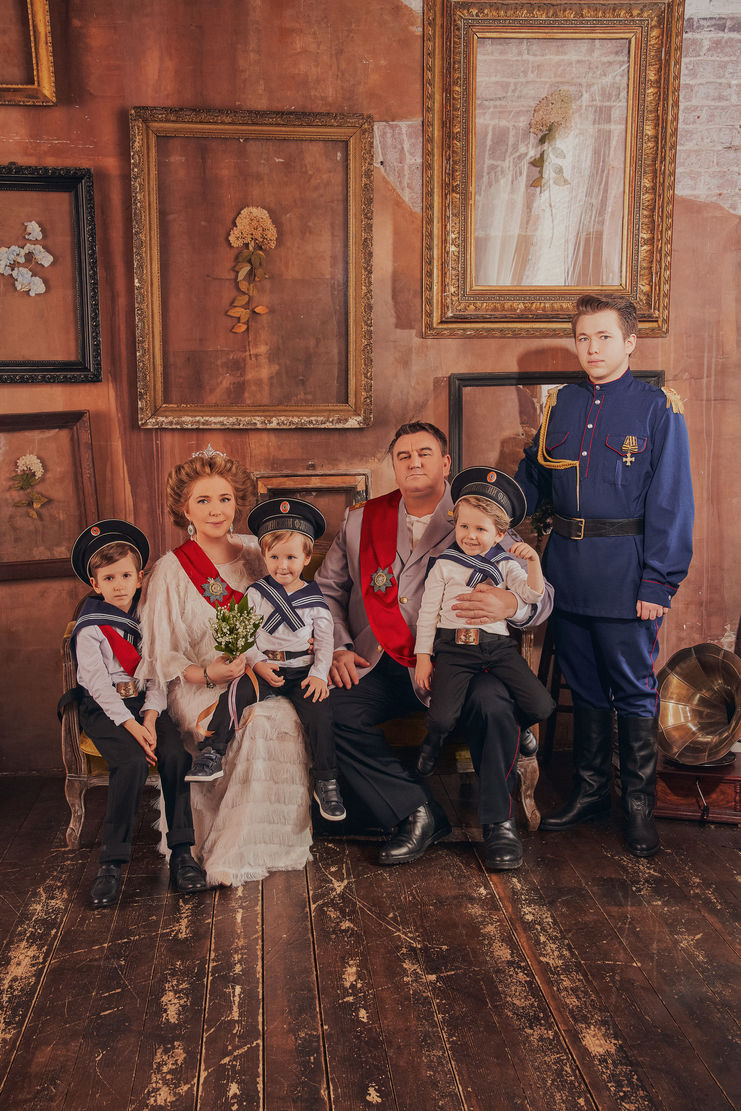 Роскошная Рождественская съемка парадный портрет для семейства Фалеевых. Андрей Лоос фотограф стилист Москва