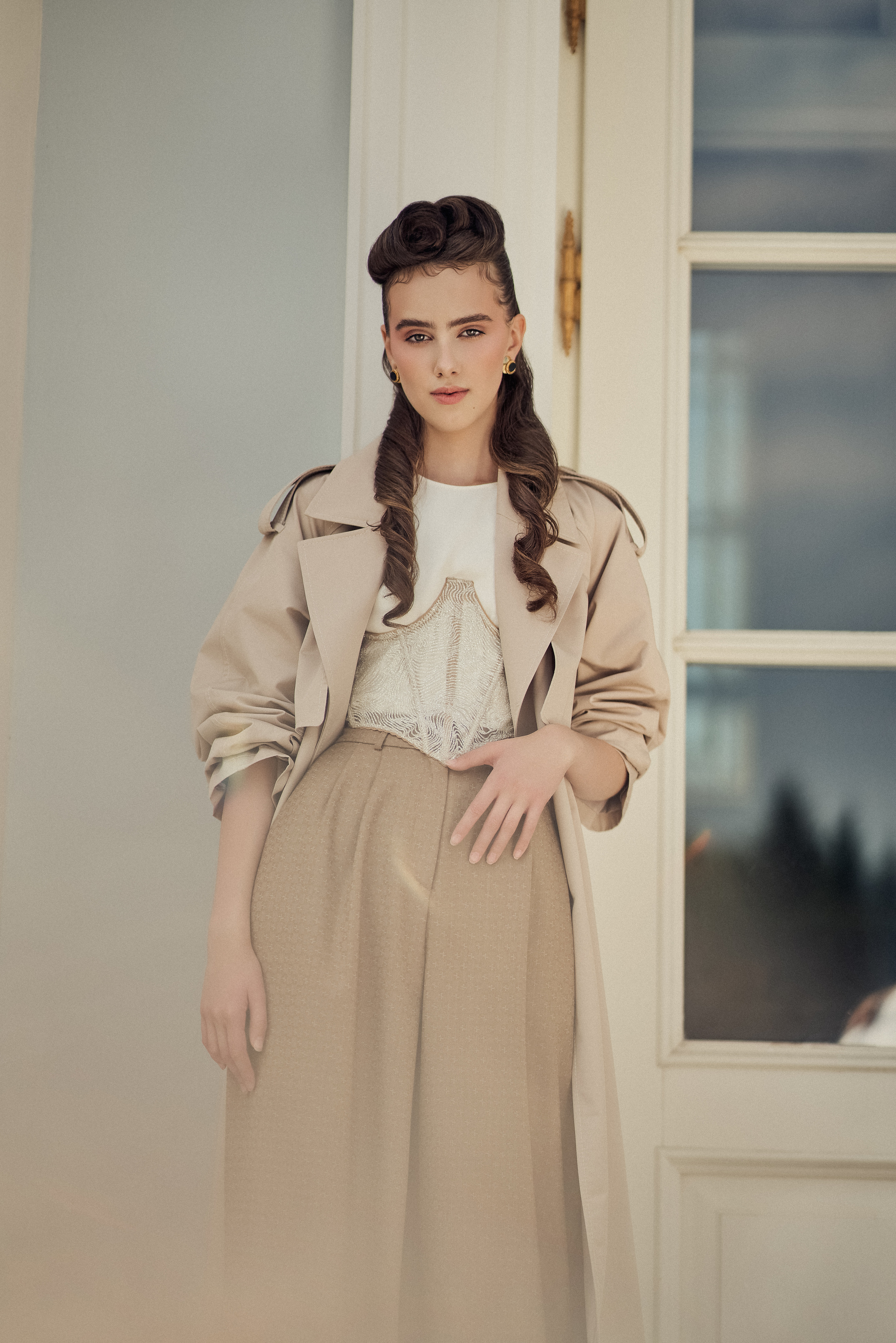 Фотосессия для L'Officiel Russia сентябрь 2022. Андрей Лоос фотограф стилист Москва