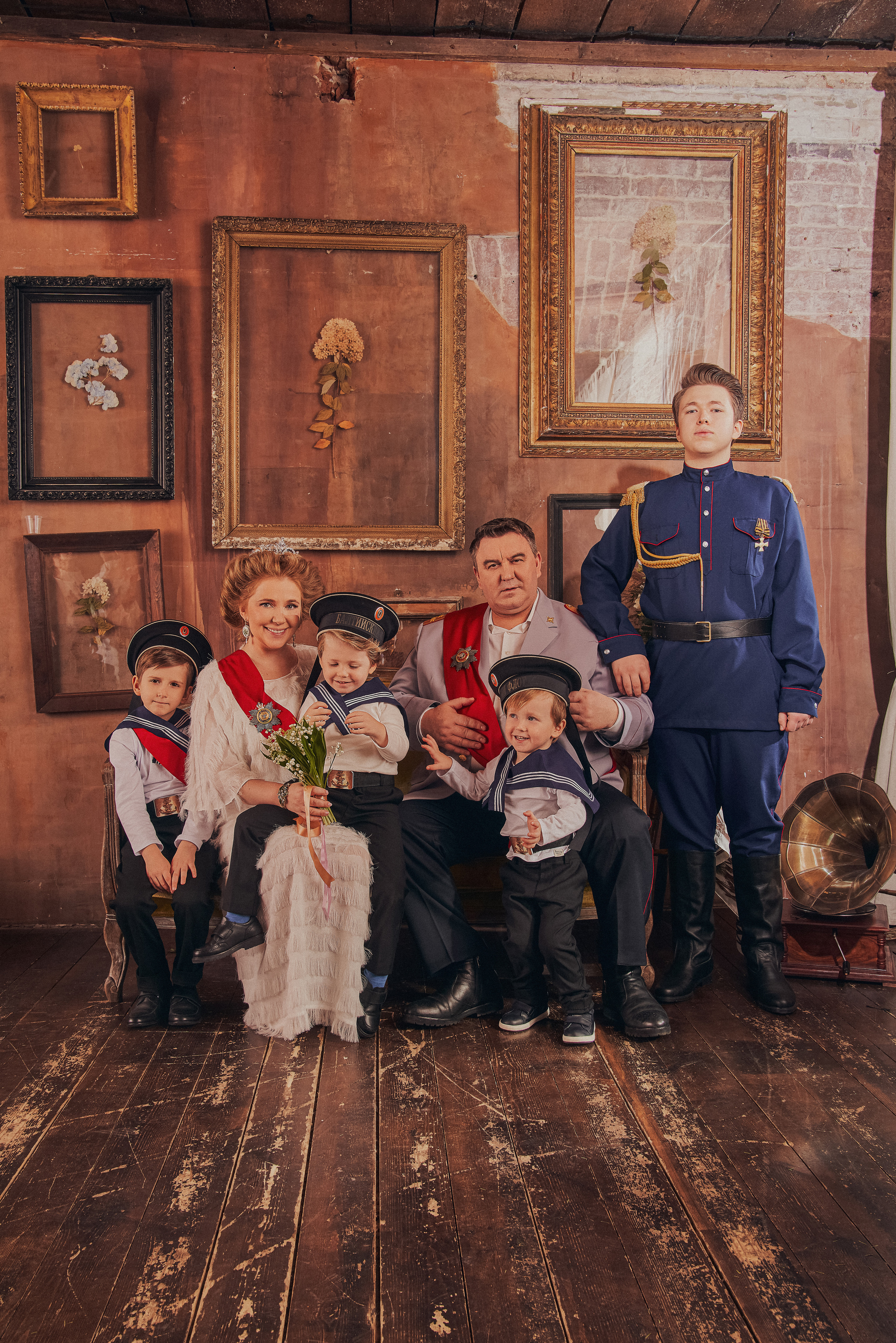 Роскошная Рождественская съемка парадный портрет для семейства Фалеевых. Андрей Лоос фотограф стилист Москва