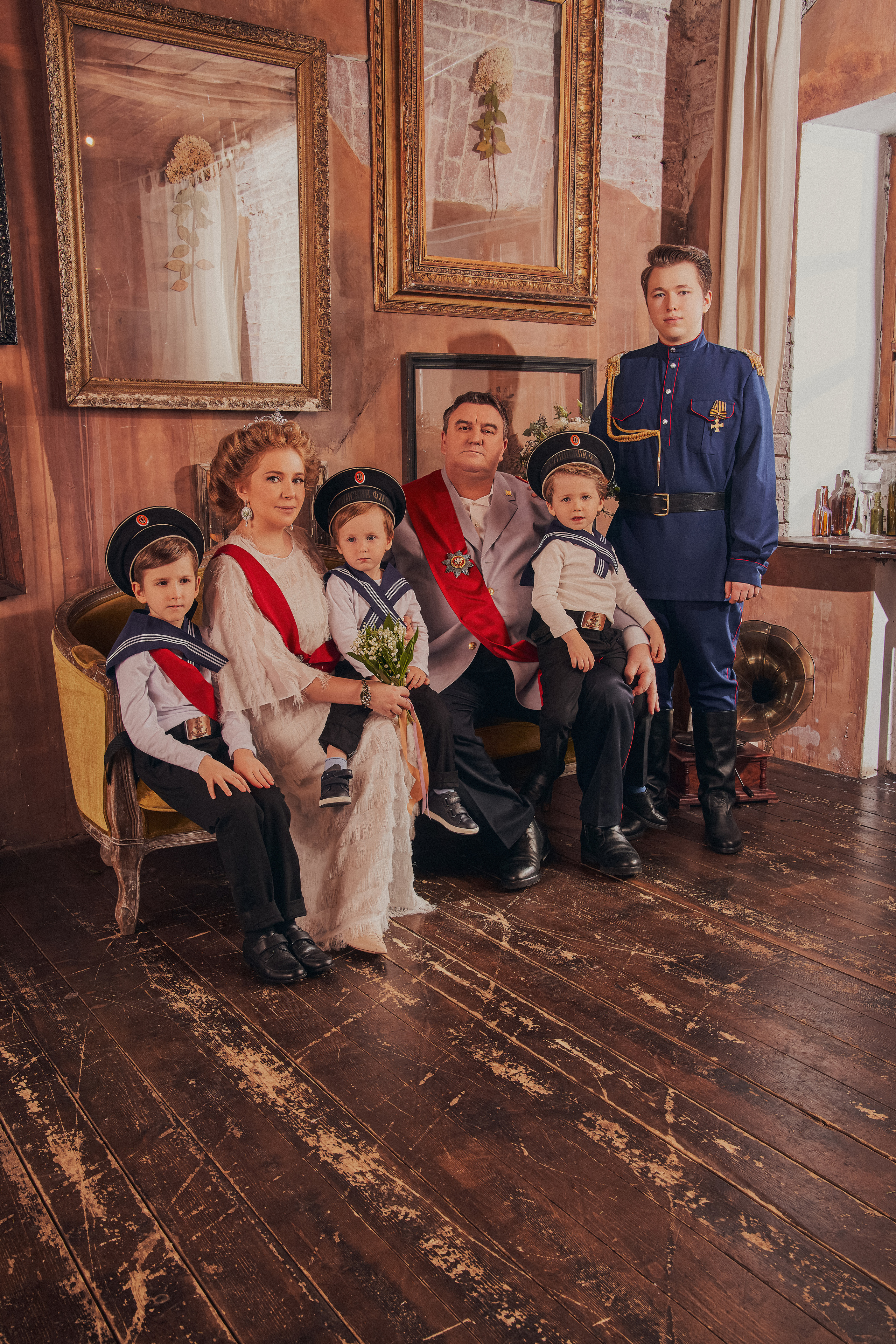 Роскошная Рождественская съемка парадный портрет для семейства Фалеевых. Андрей Лоос фотограф стилист Москва