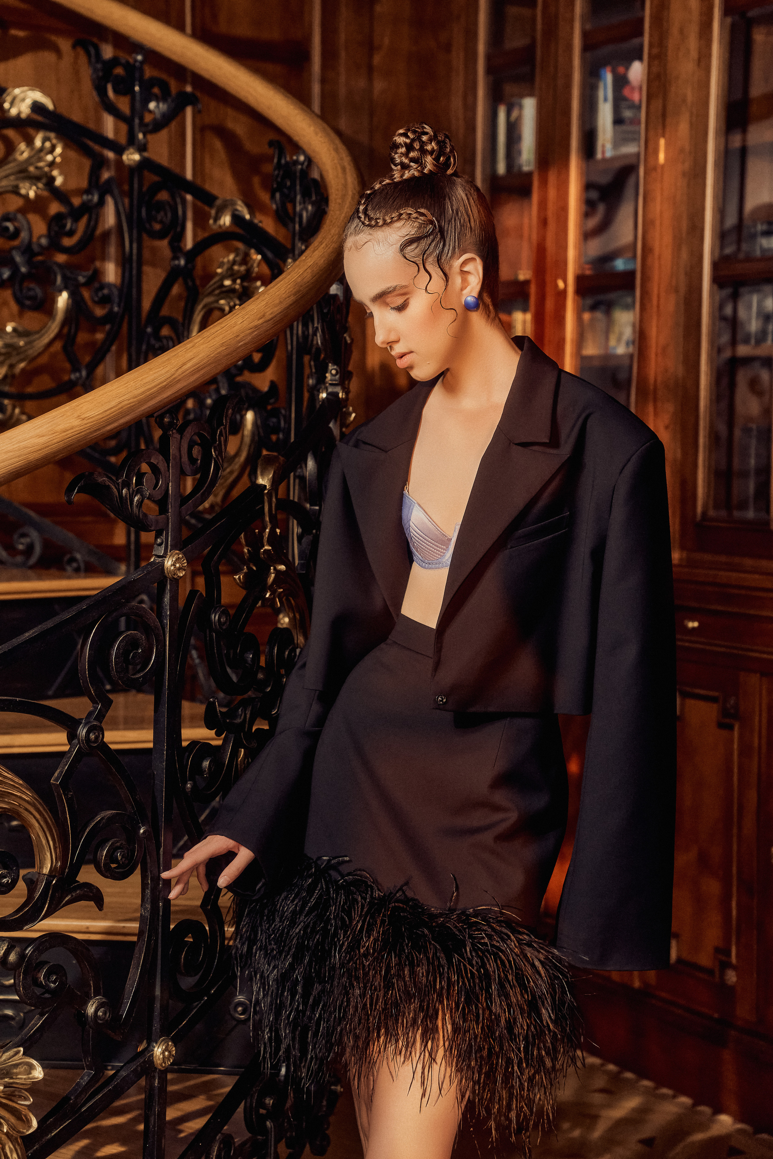 Фотосессия для L'Officiel Russia сентябрь 2022. Андрей Лоос фотограф стилист Москва