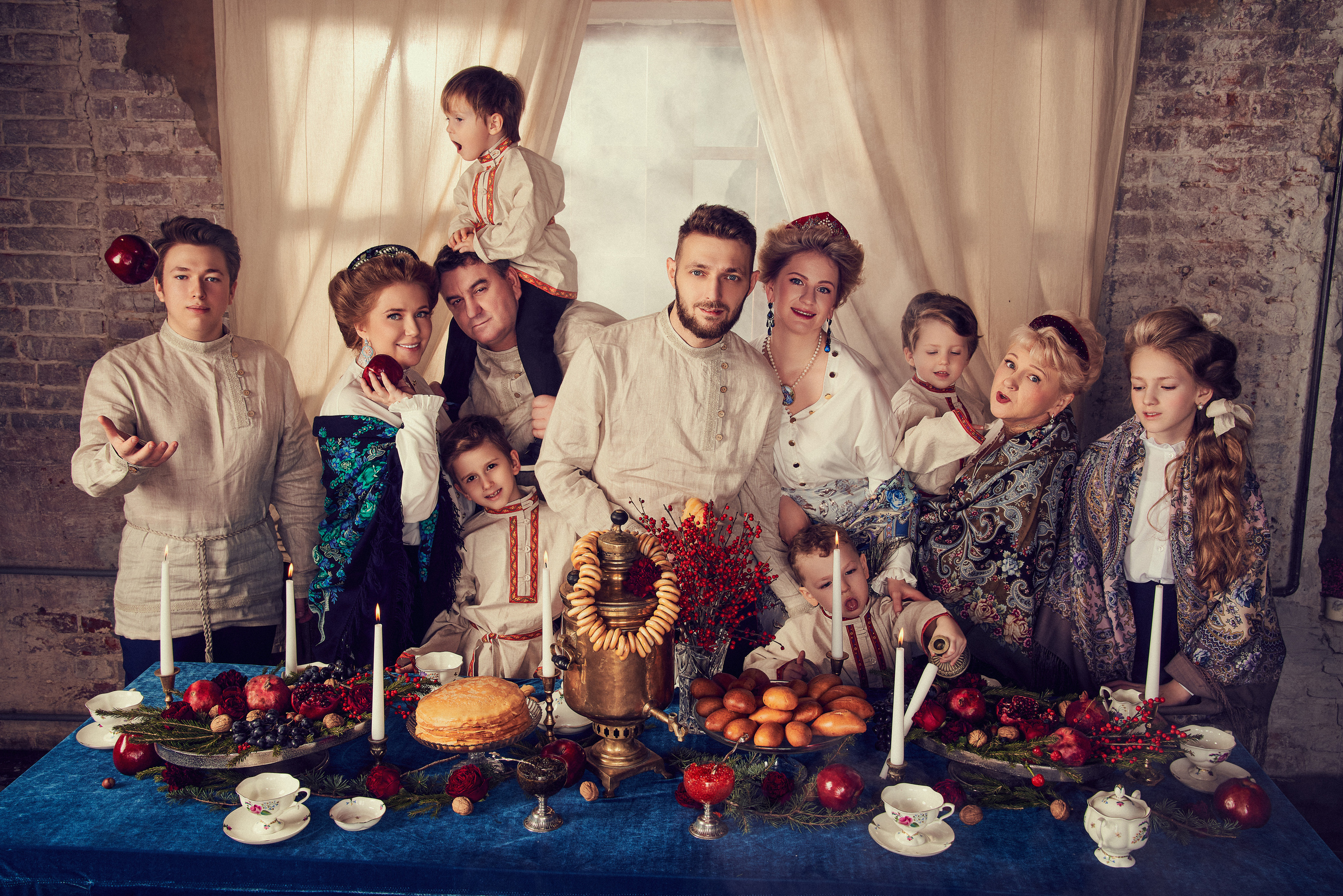 Роскошная Рождественская съемка парадный портрет для семейства Фалеевых. Андрей Лоос фотограф стилист Москва