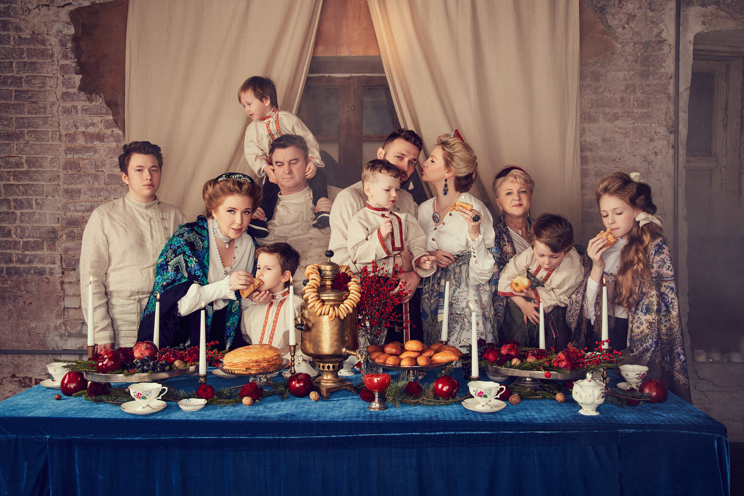 Роскошная Рождественская съемка парадный портрет для семейства Фалеевых. Андрей Лоос фотограф стилист Москва