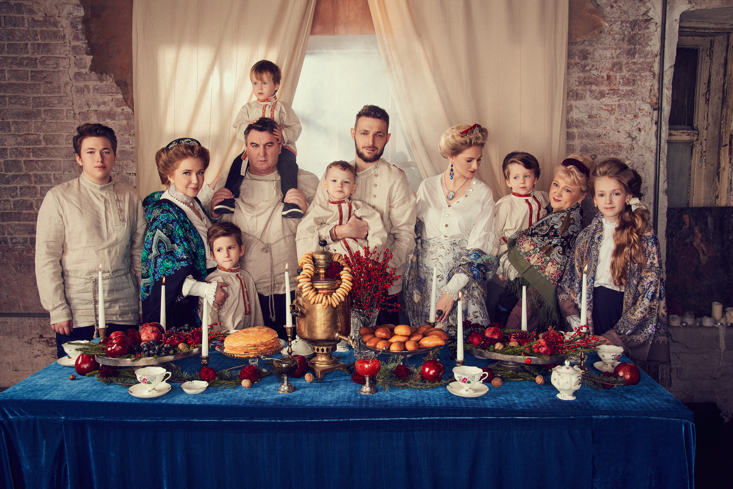 Роскошная Рождественская съемка парадный портрет для семейства Фалеевых. Андрей Лоос фотограф стилист Москва