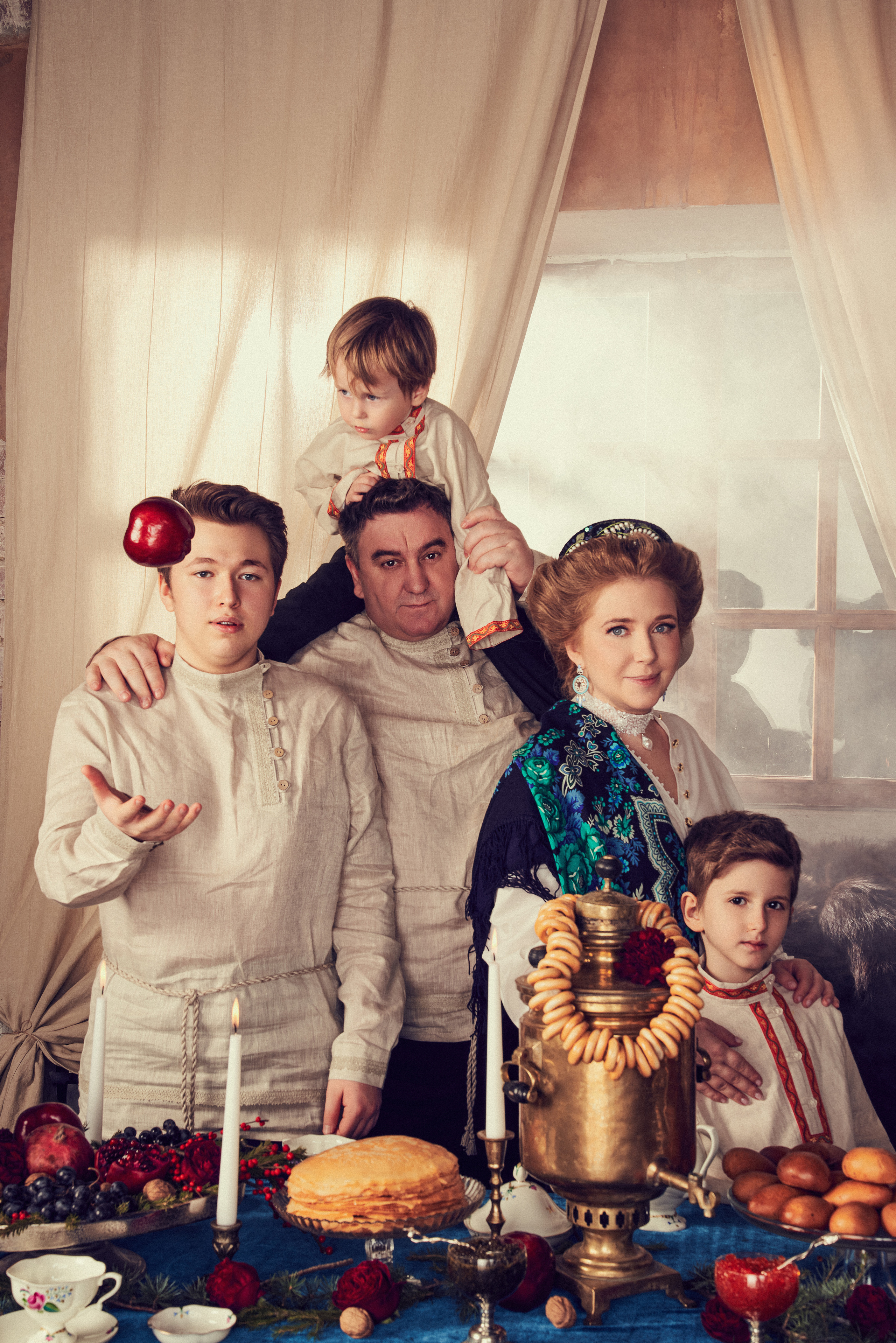 Роскошная Рождественская съемка парадный портрет для семейства Фалеевых. Андрей Лоос фотограф стилист Москва