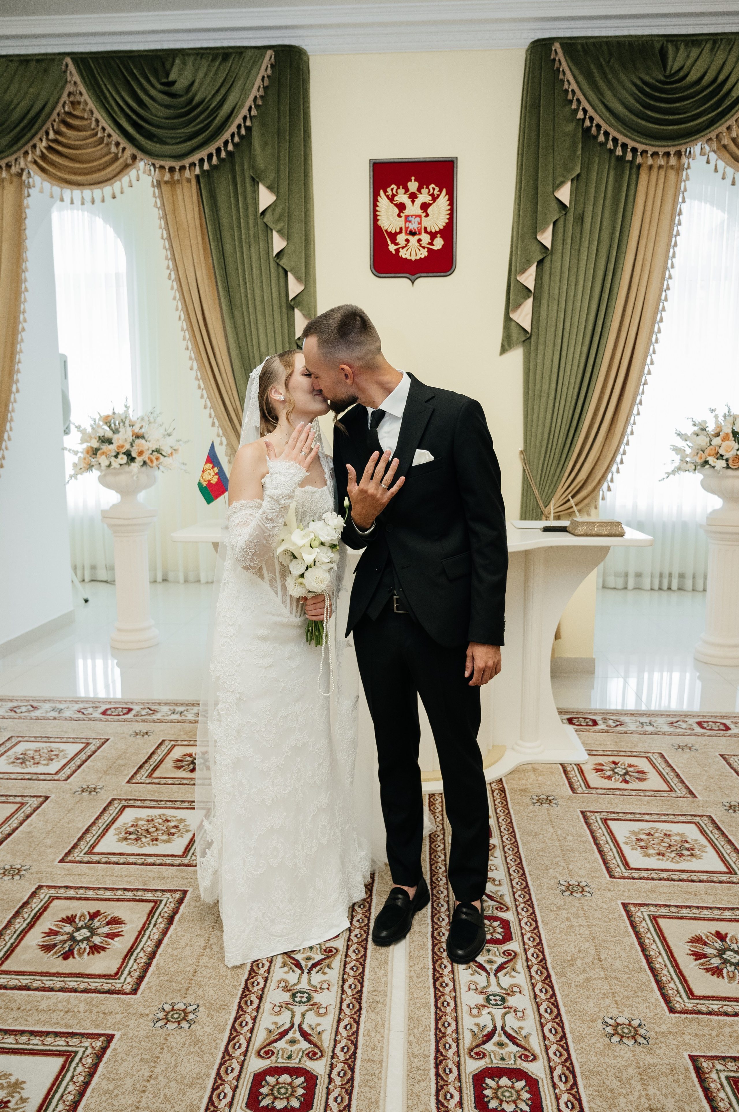 Виктор и Валерия (загс). Свадебный и семейный фотограф в Краснодаре Алина Мельник