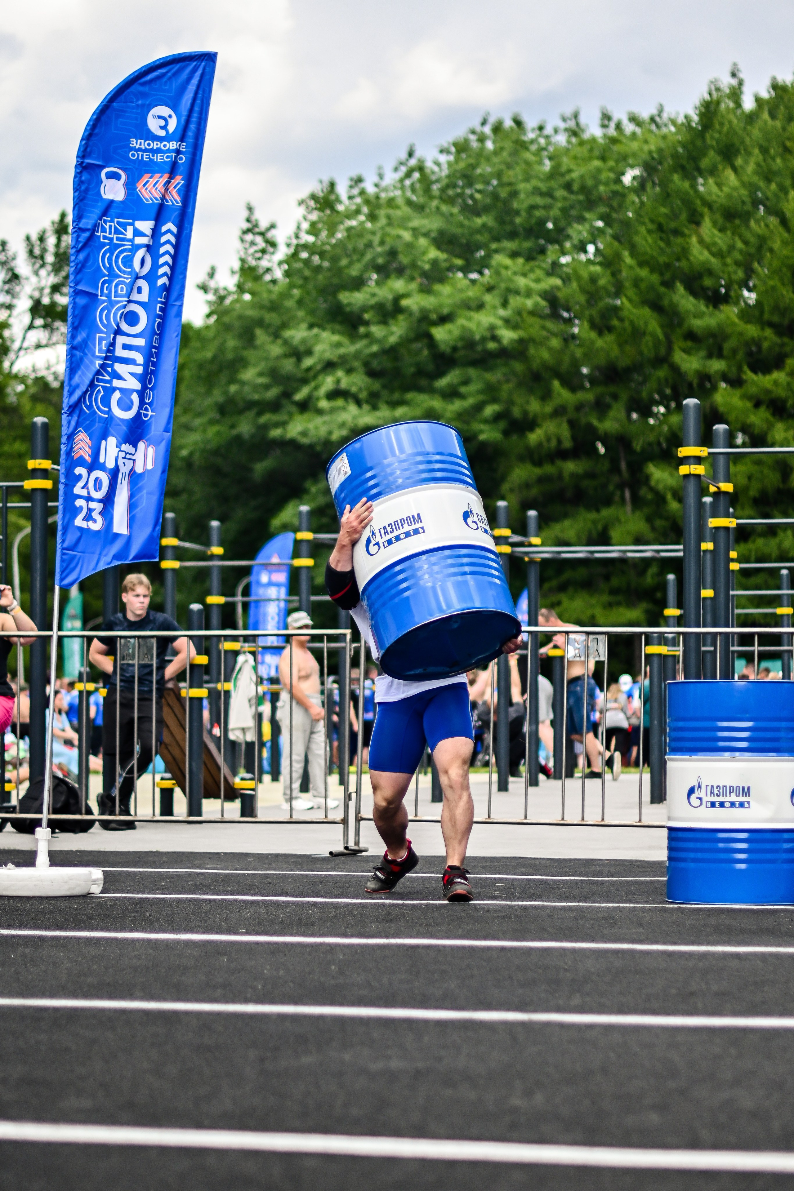 СТРОНГ. Фотограф для бизнесконтента, репортажей и семейного альбома в Москве