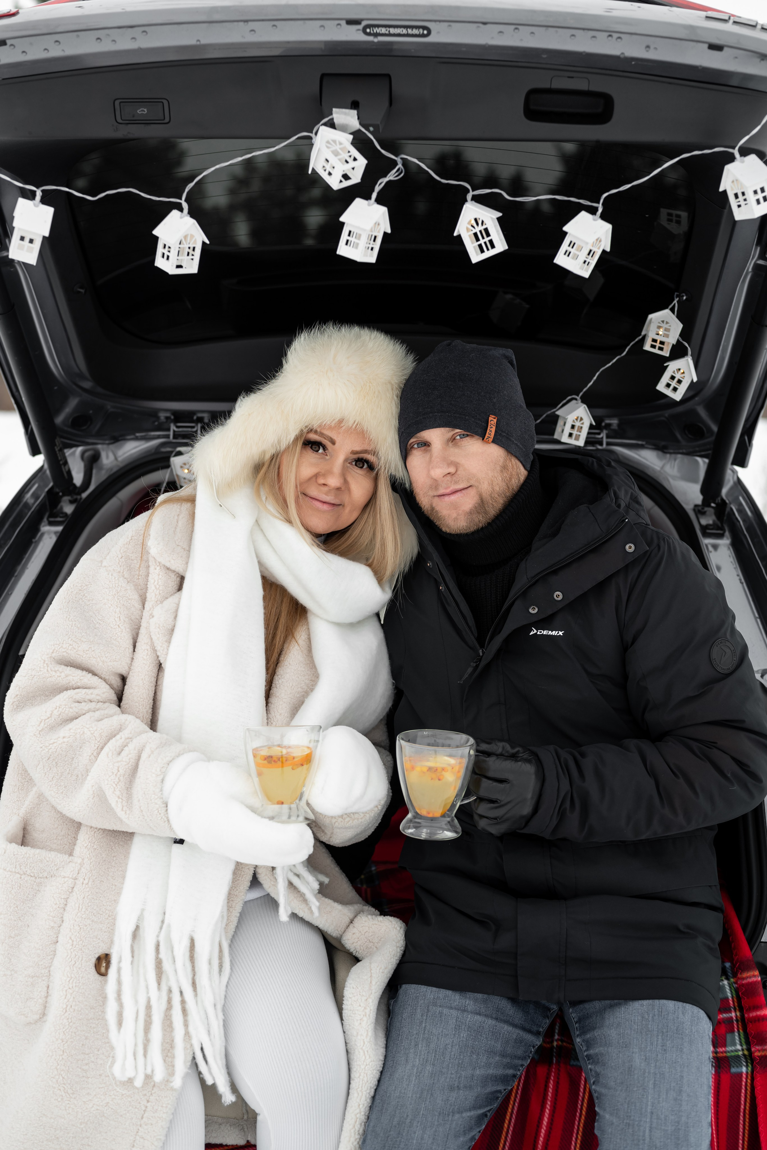 Фотопроект с Платоном и машиной на улице. Фотограф в городе Салават