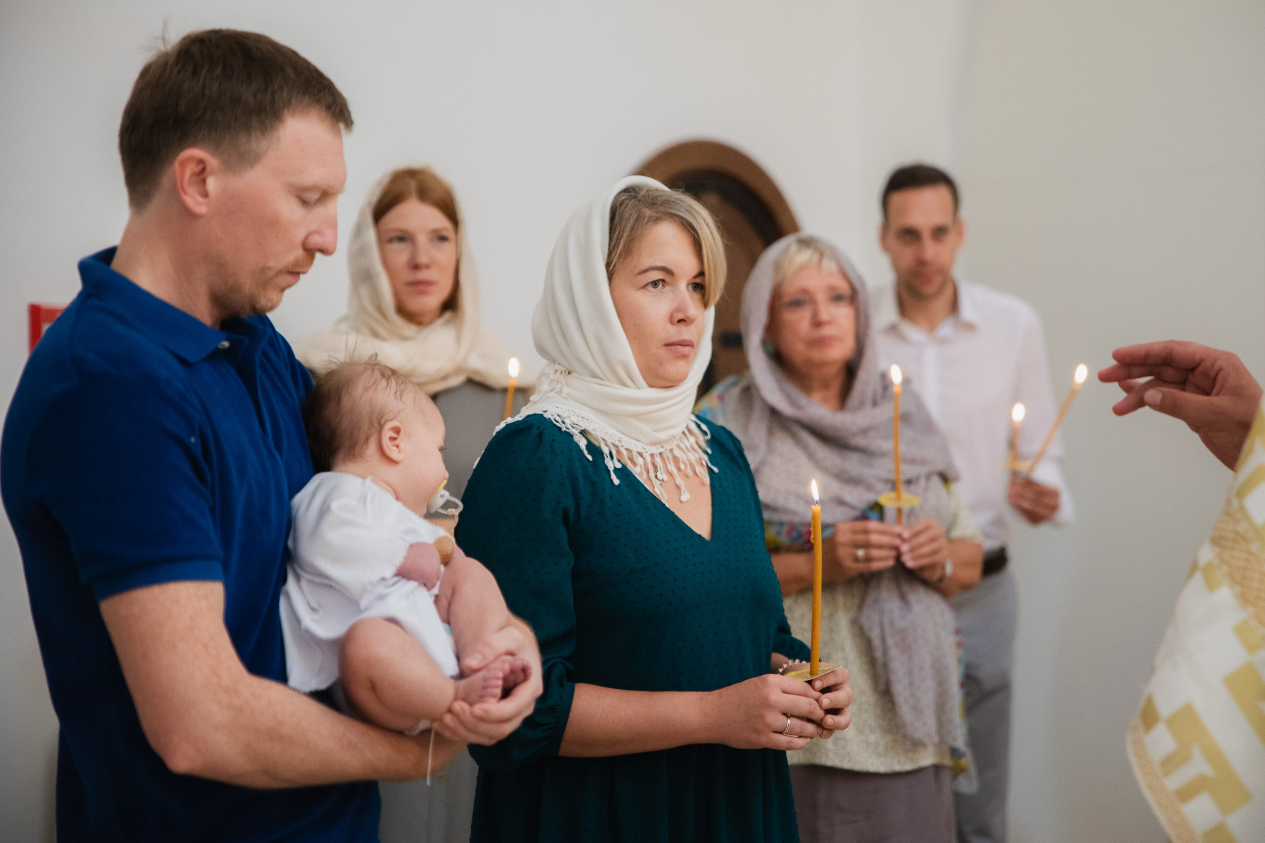 Фотосъемка крещения маленького мальчика в храме города Москвы. Семейный и школьный фотограф в Москве Анна Ткач