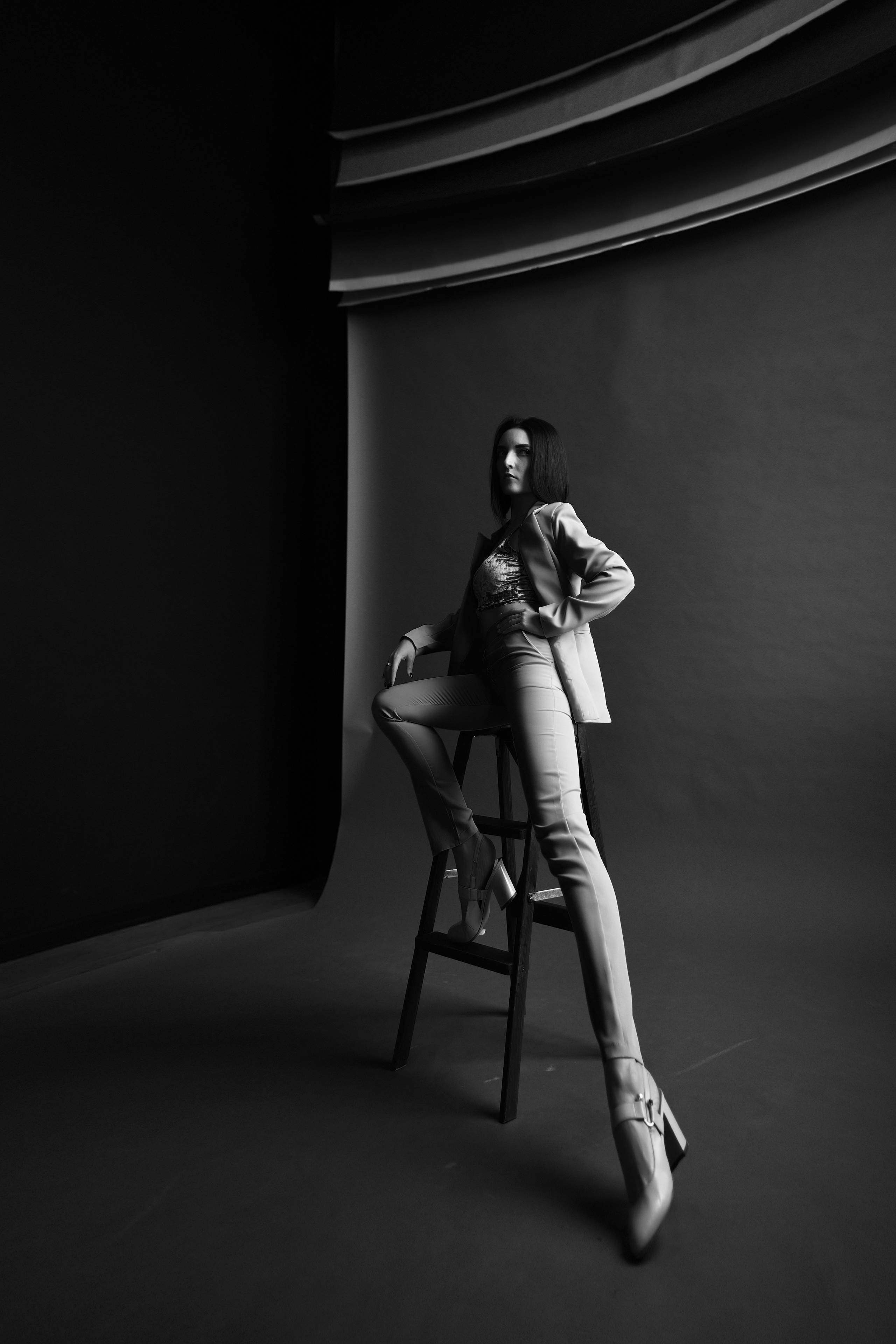 Индивидуальная студийная. Свадебный, семейный, детский, контент фотограф в Омске Максим Ильин